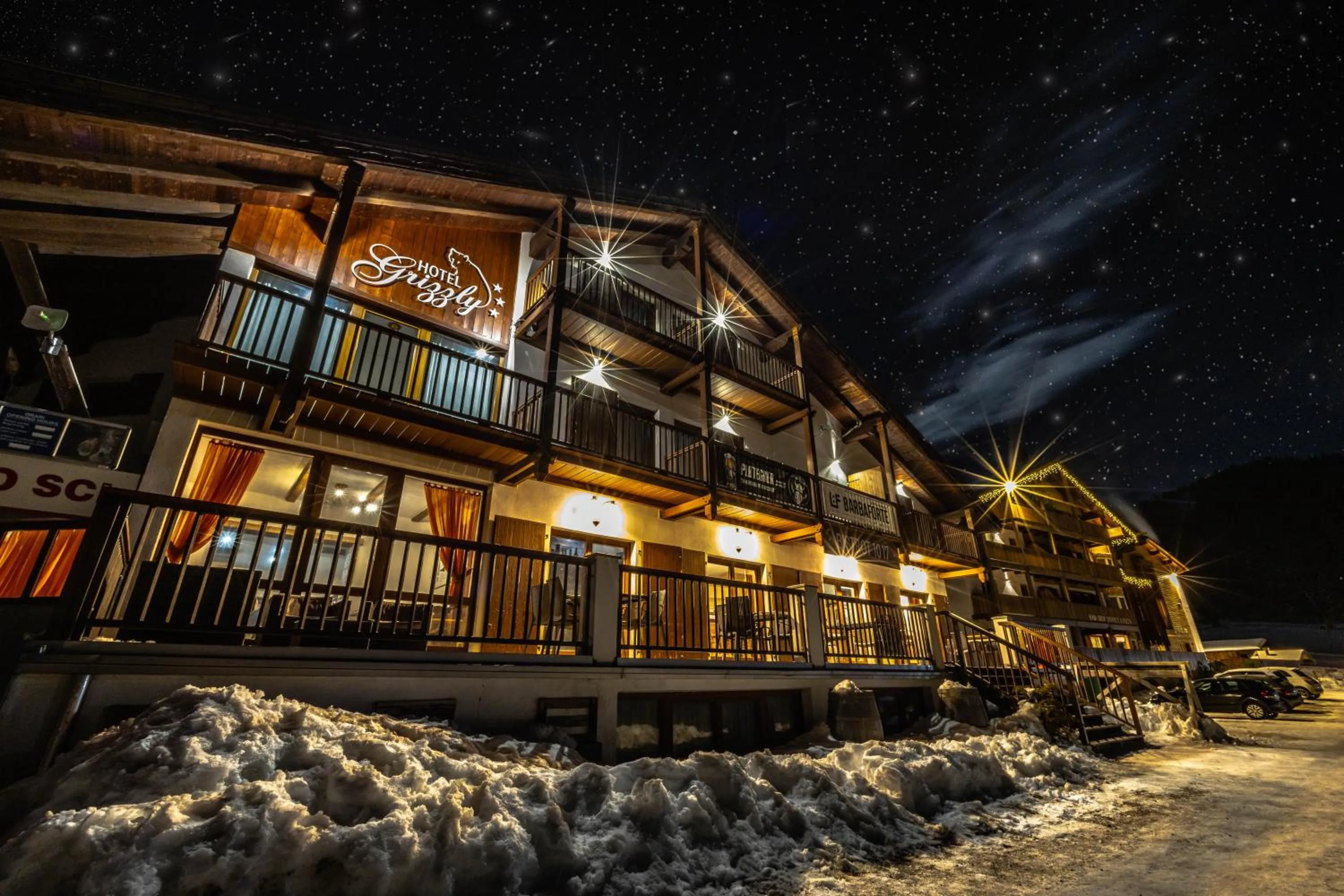 Property building in Hotel Grizzly "Ski-in Ski-out"