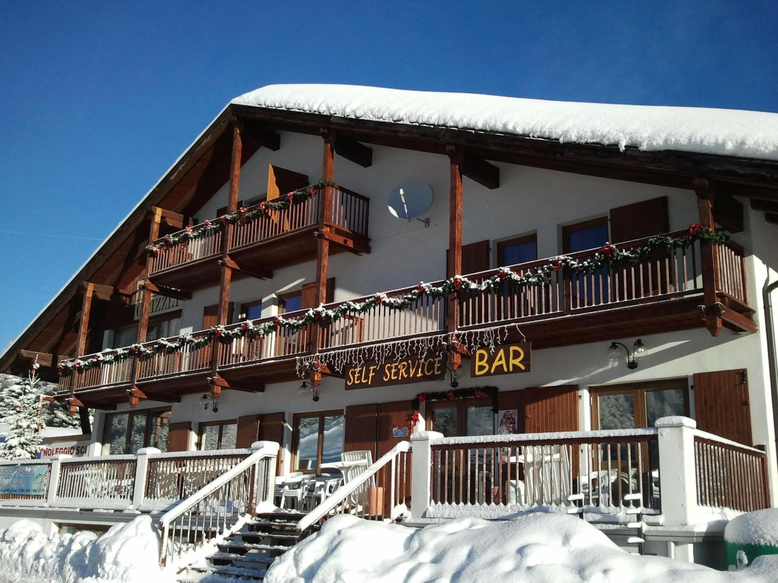 Property building in Hotel Grizzly "Ski-in Ski-out"