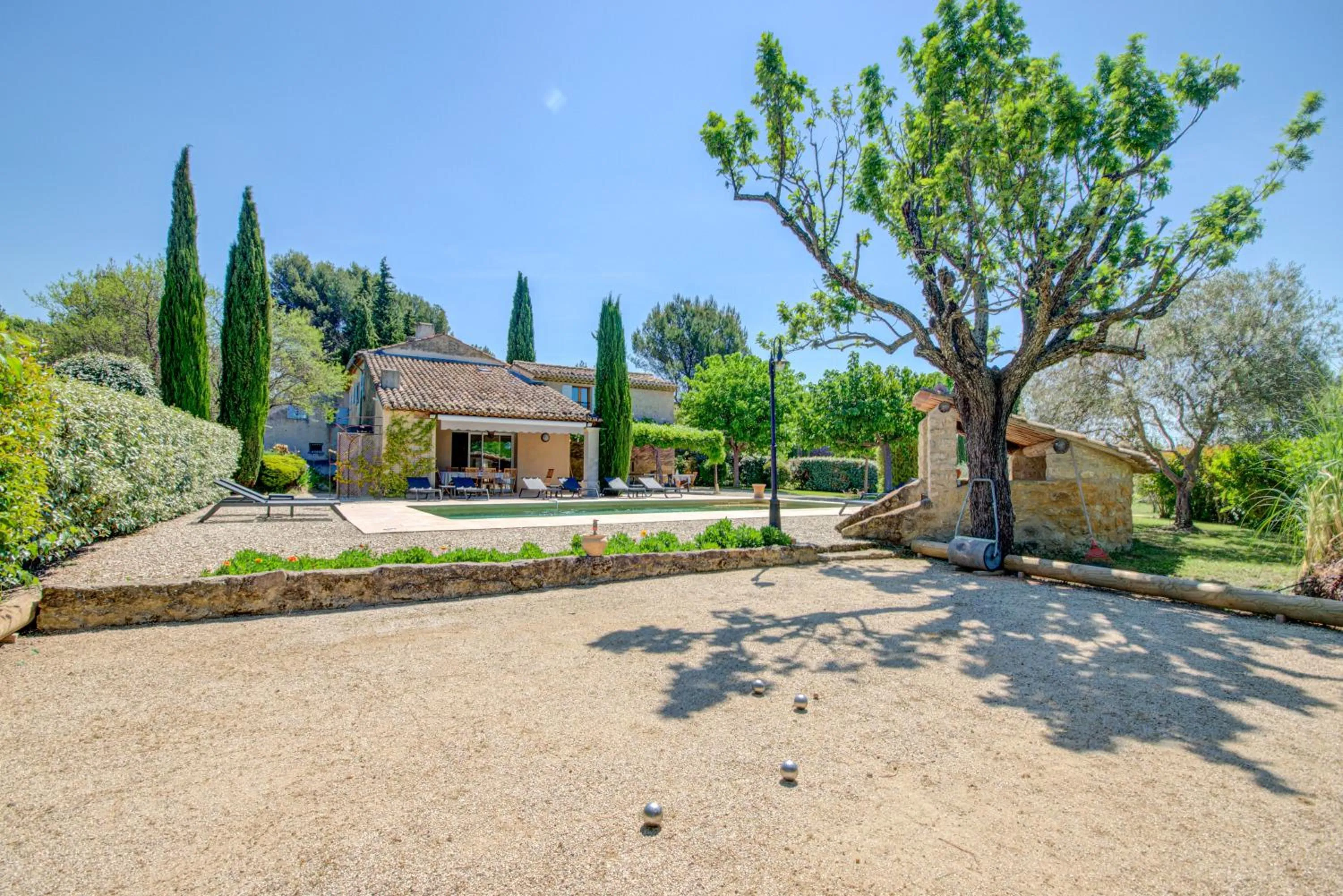 Swimming pool in Les Chambres du Perussier