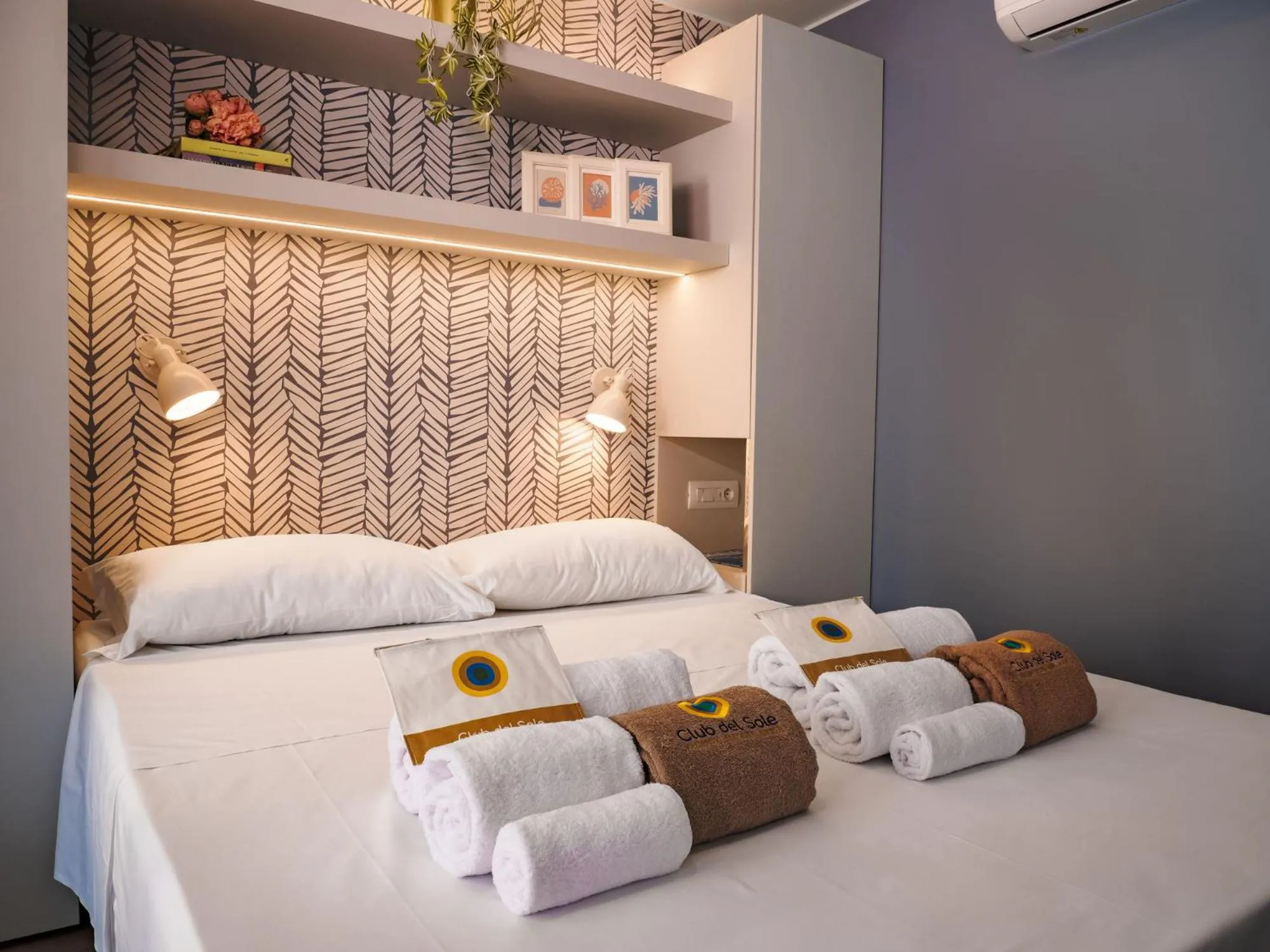 Bedroom, Bed in Club del Sole Rimini Family Resort