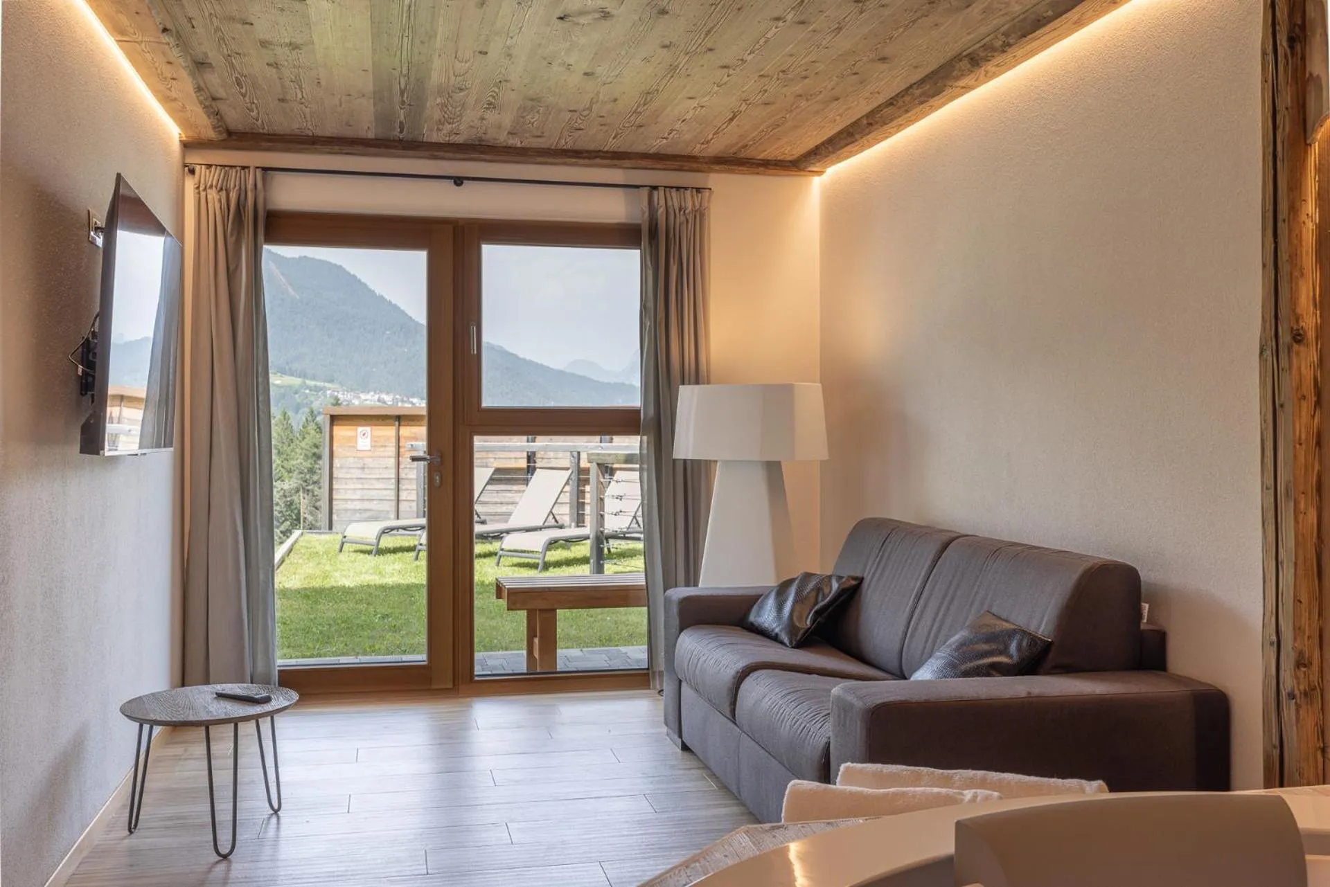 Living room in Giallo Dolomiti Wellness