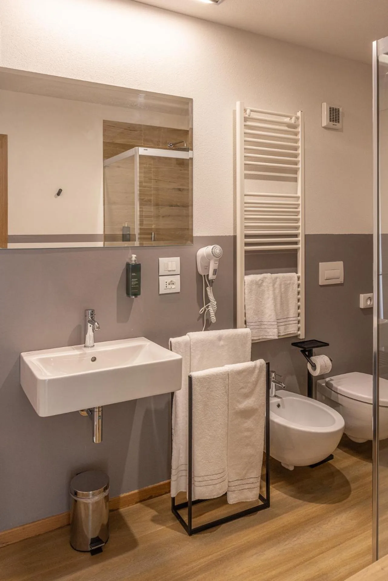 Bathroom in Giallo Dolomiti Wellness