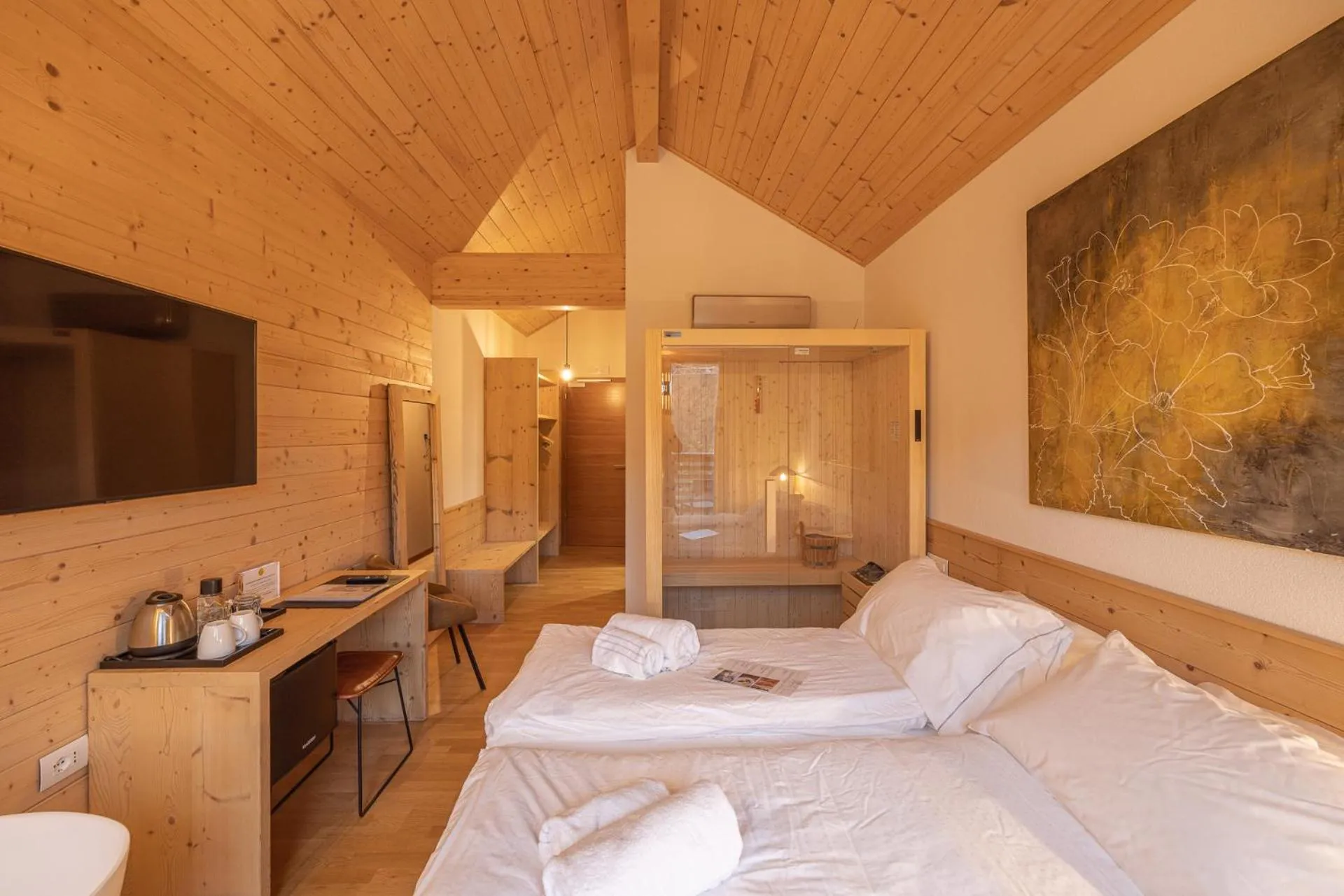 Bedroom, Bed in Giallo Dolomiti Wellness