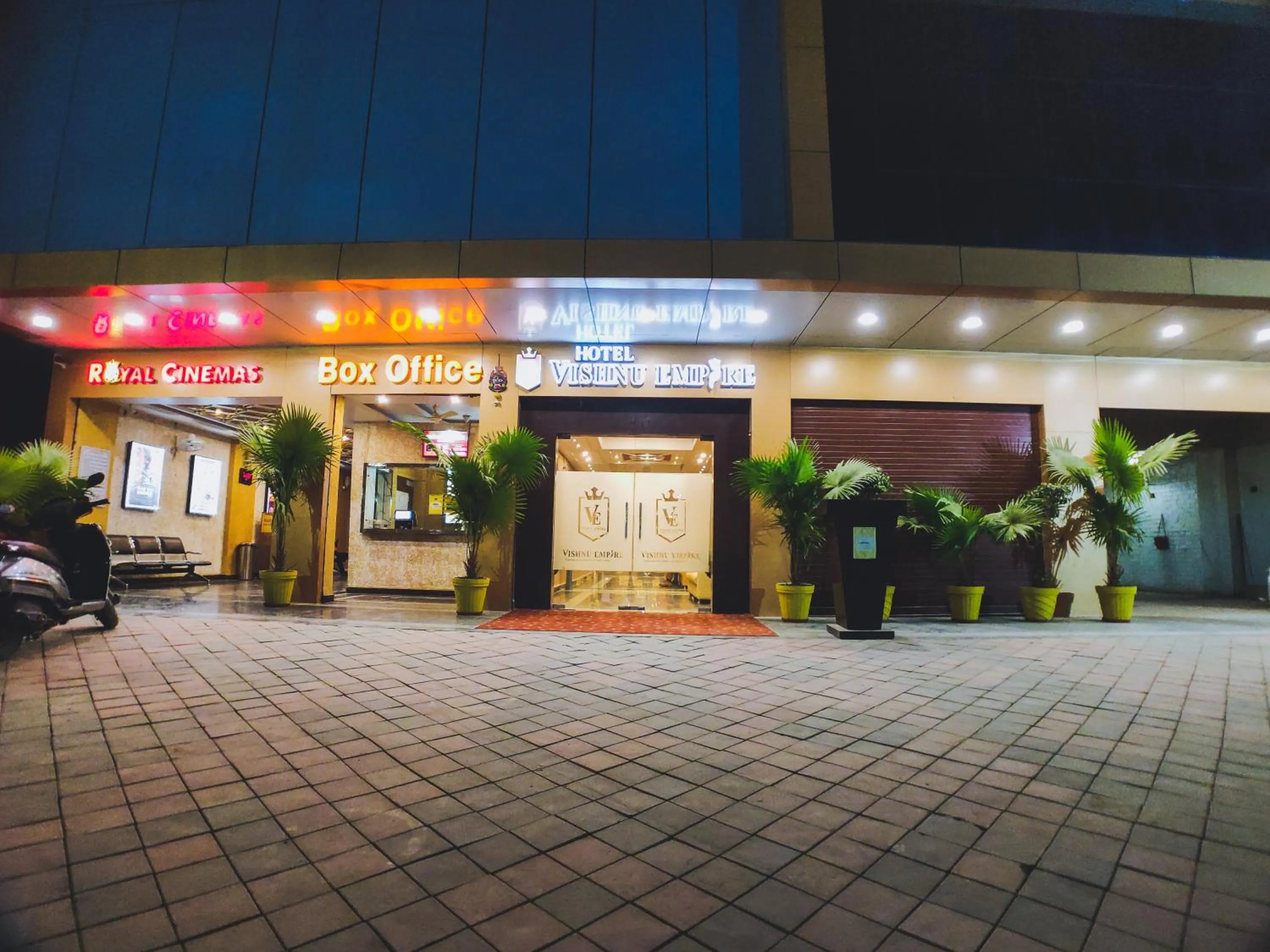 Facade/entrance in Hotel Vishnu Empire