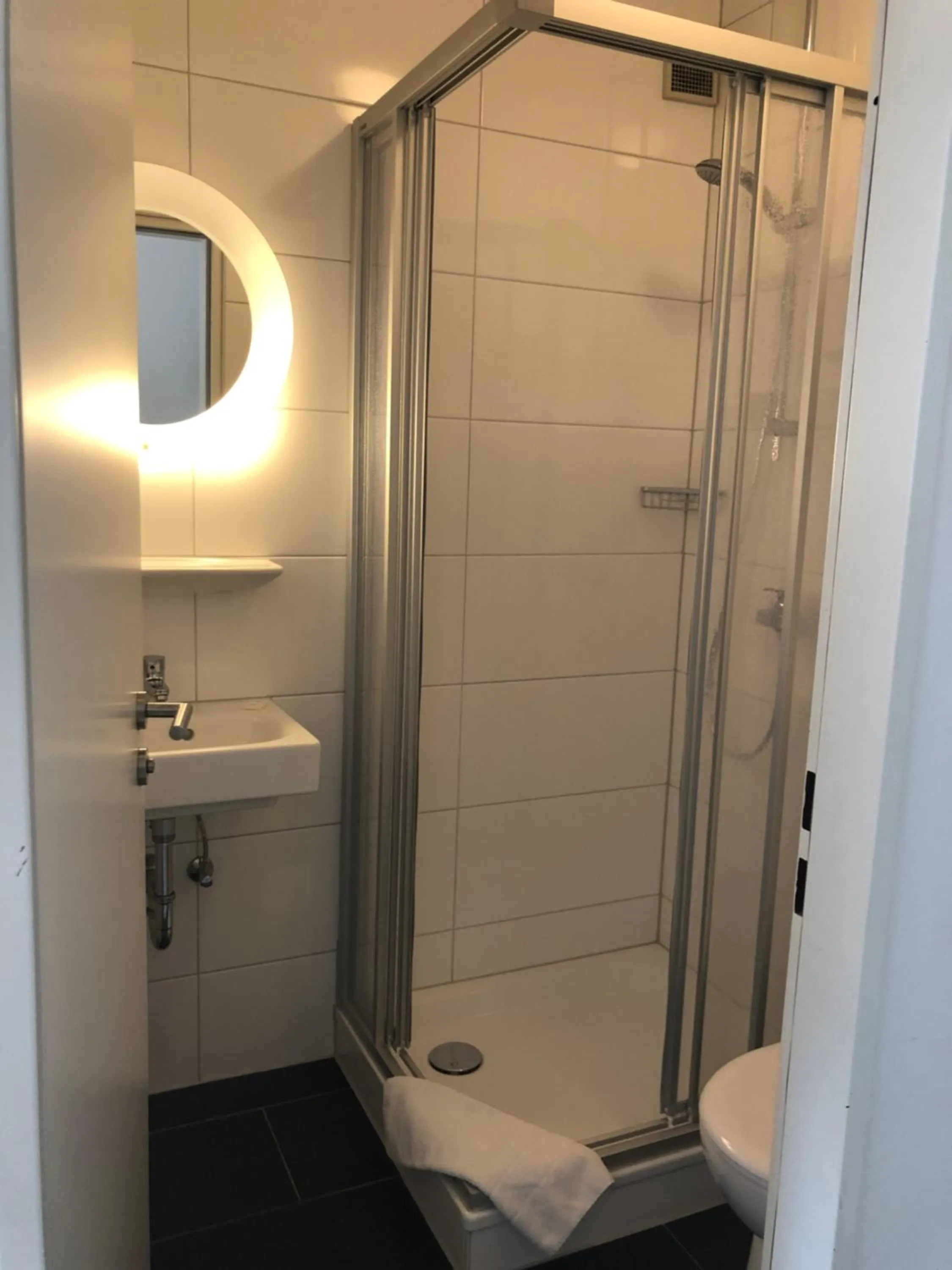 Bathroom in bensons hotel