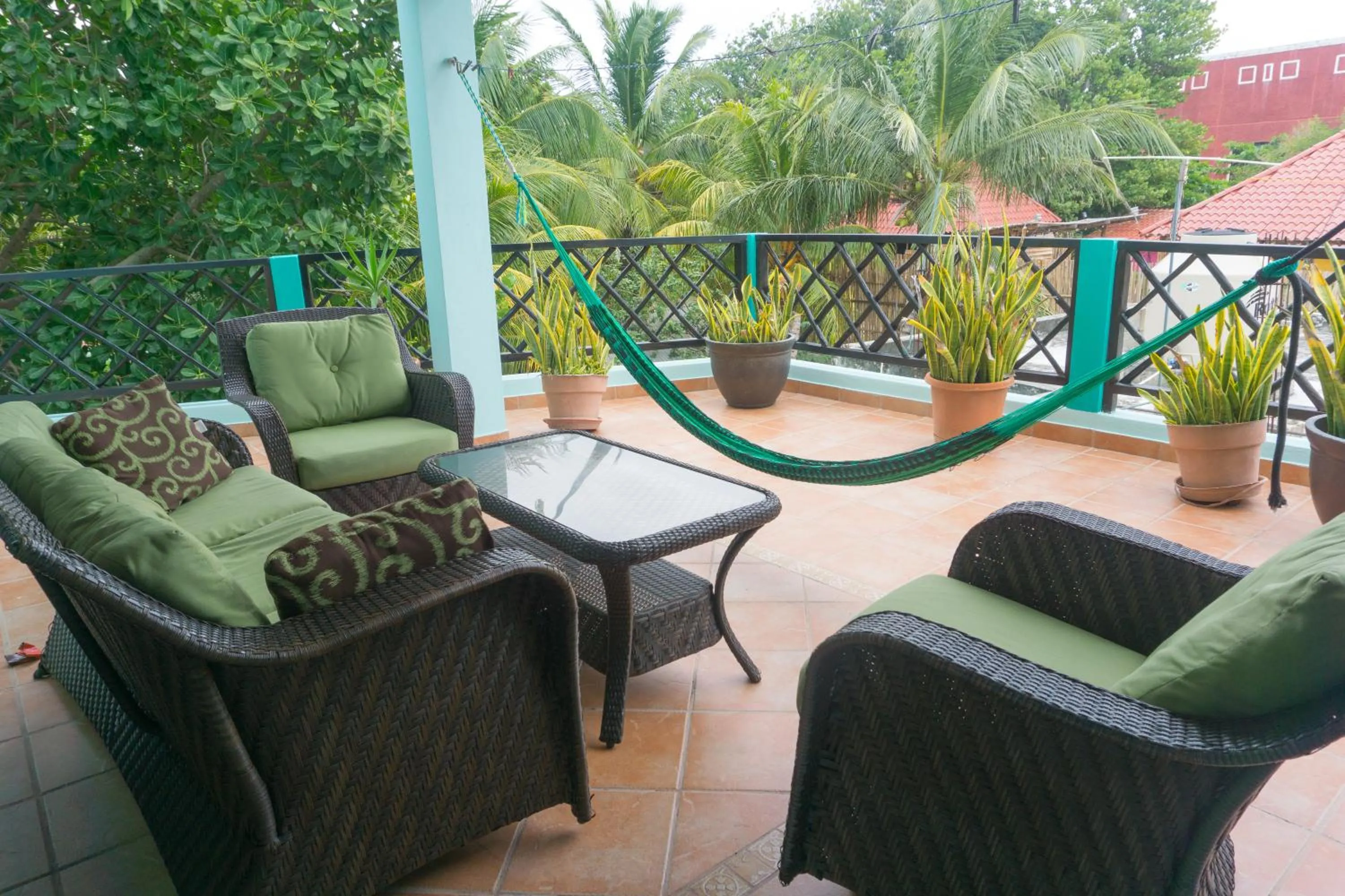 Sea Hawk Suites