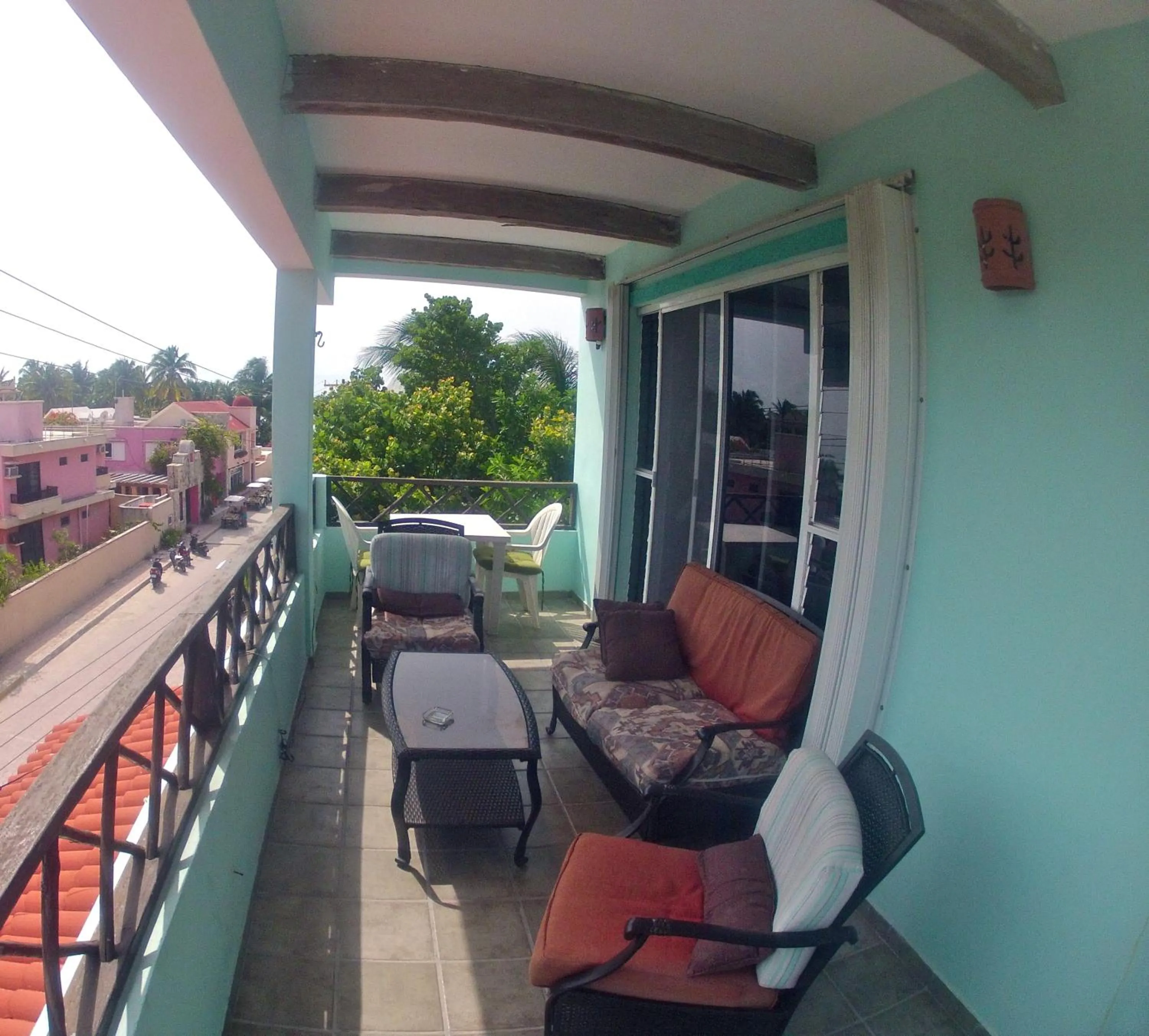 Day in Sea Hawk Suites