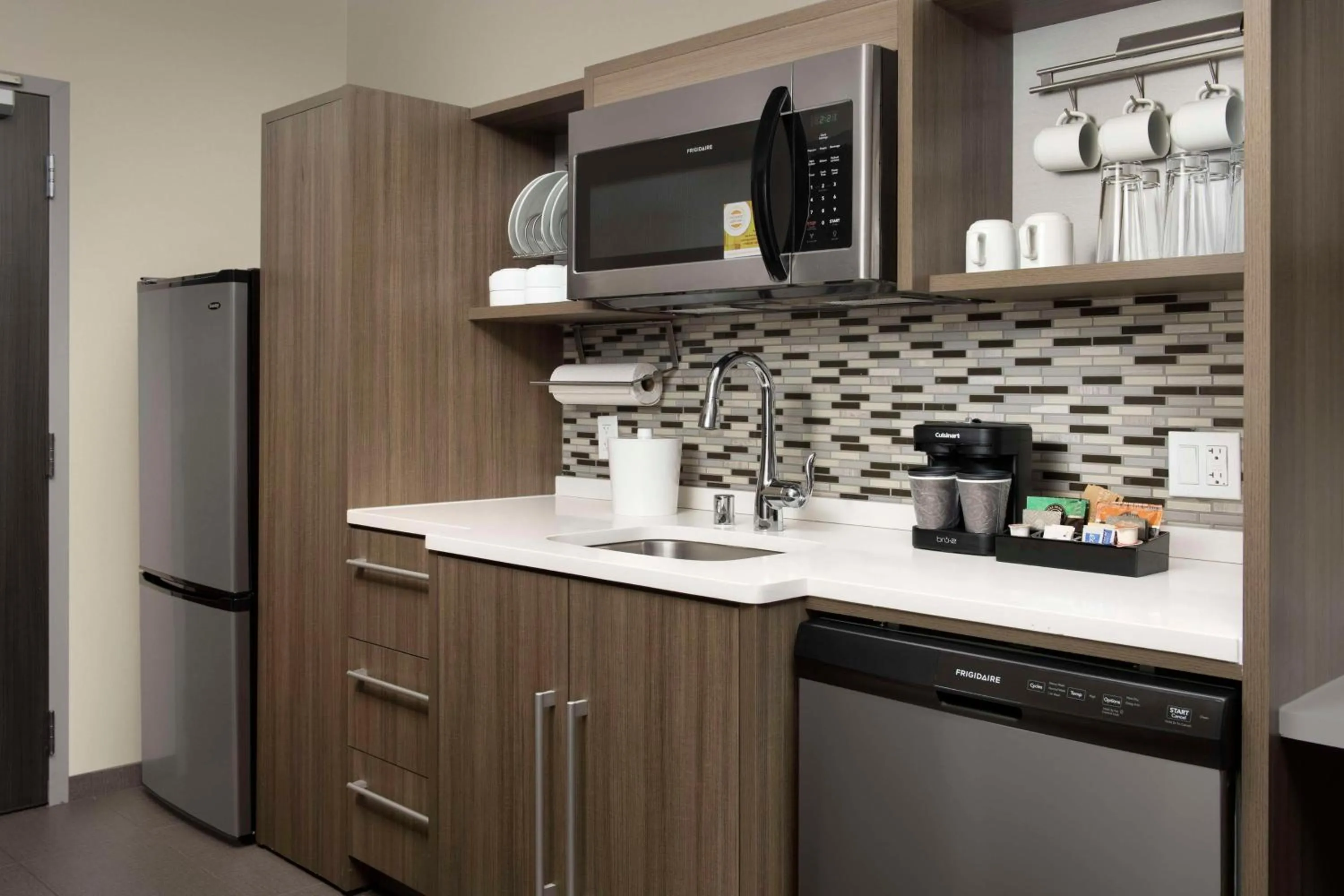 Kitchen or kitchenette in Home2 Suites By Hilton Clovis Fresno Airport