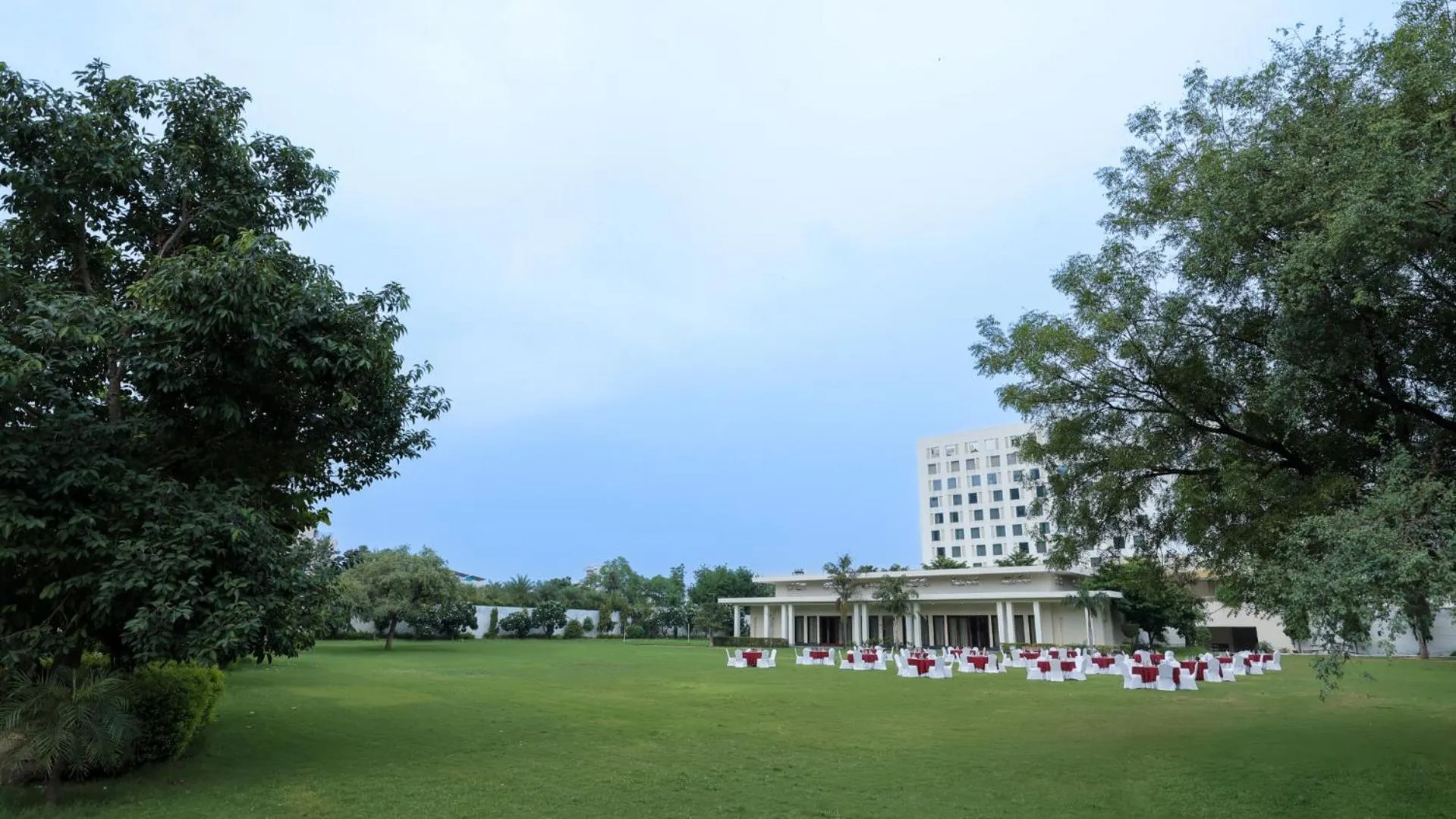 Garden in DoubleTree By Hilton Jaipur Amer