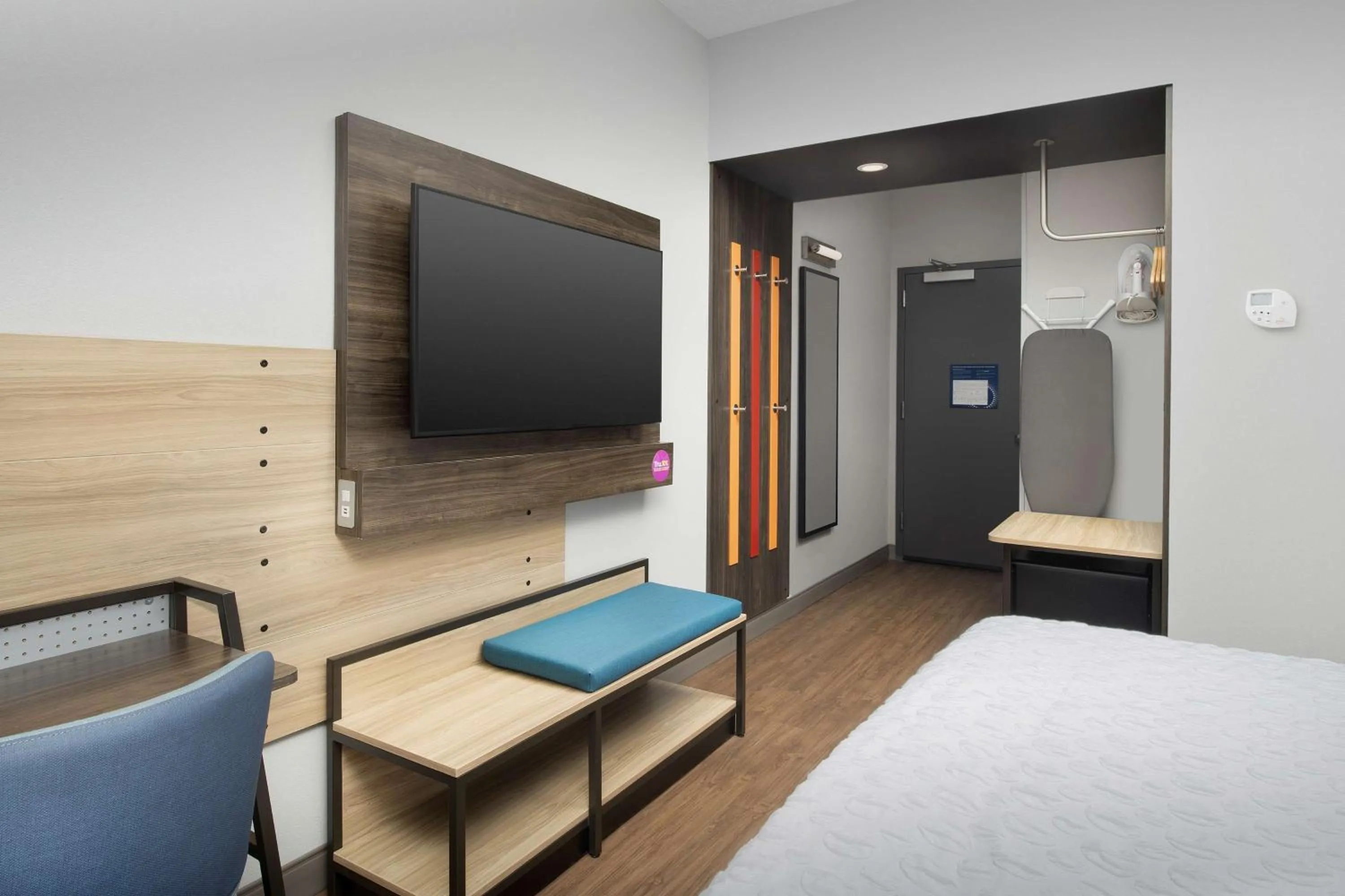 Bedroom, Bed in Tru By Hilton Orlando Convention Center