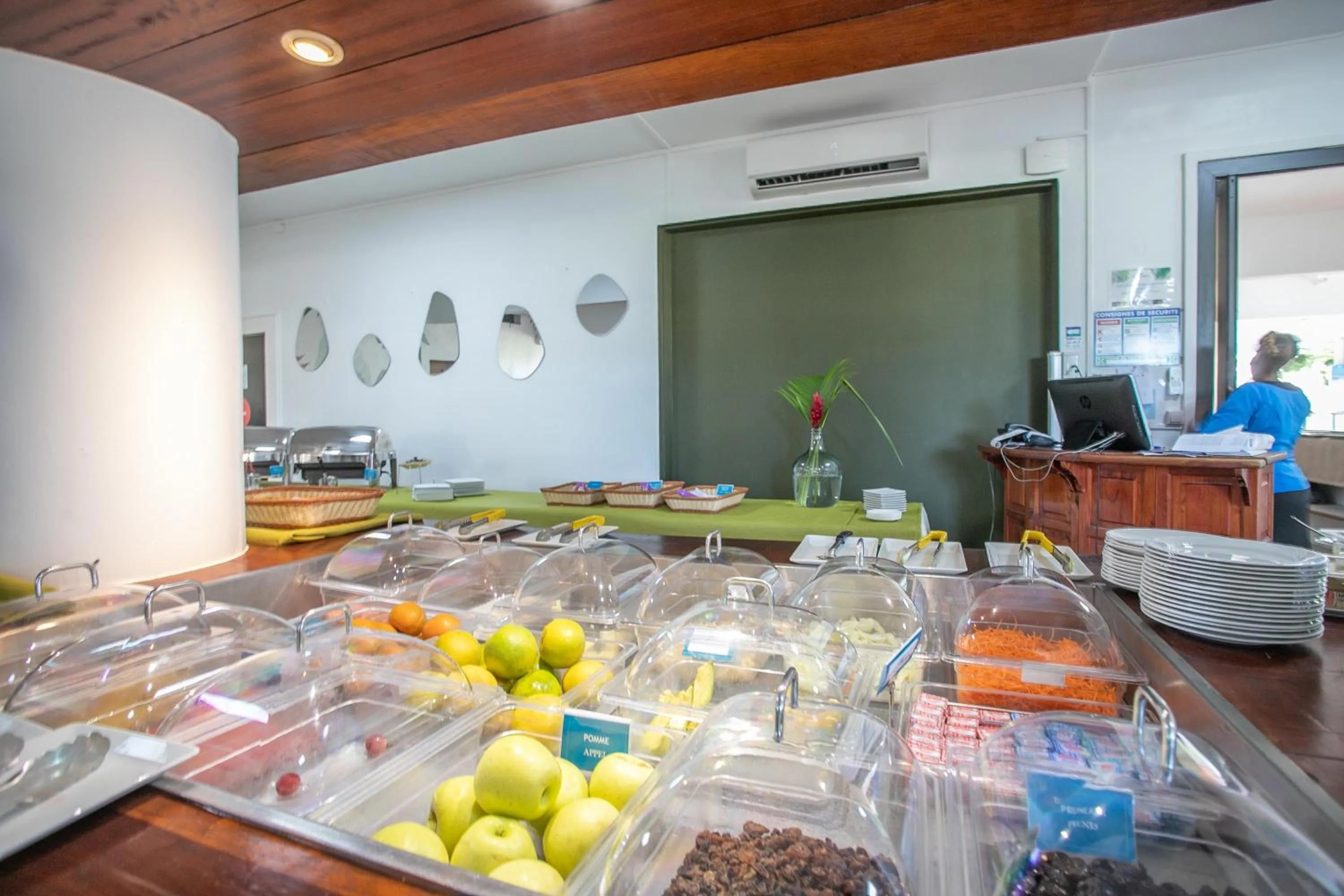 Restaurant/places to eat in Karibea Squash Hôtel