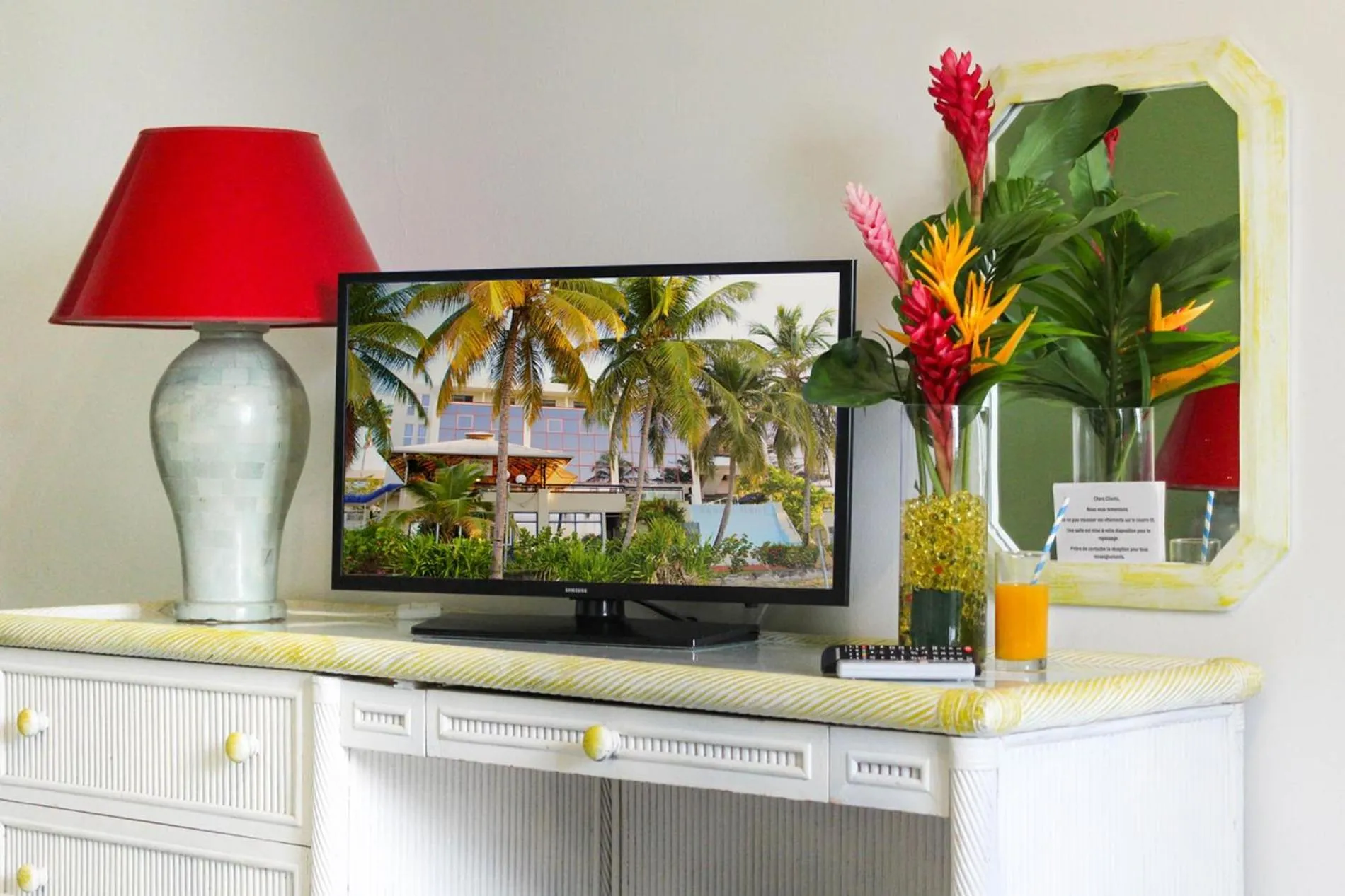 TV and multimedia in Karibea Squash Hôtel