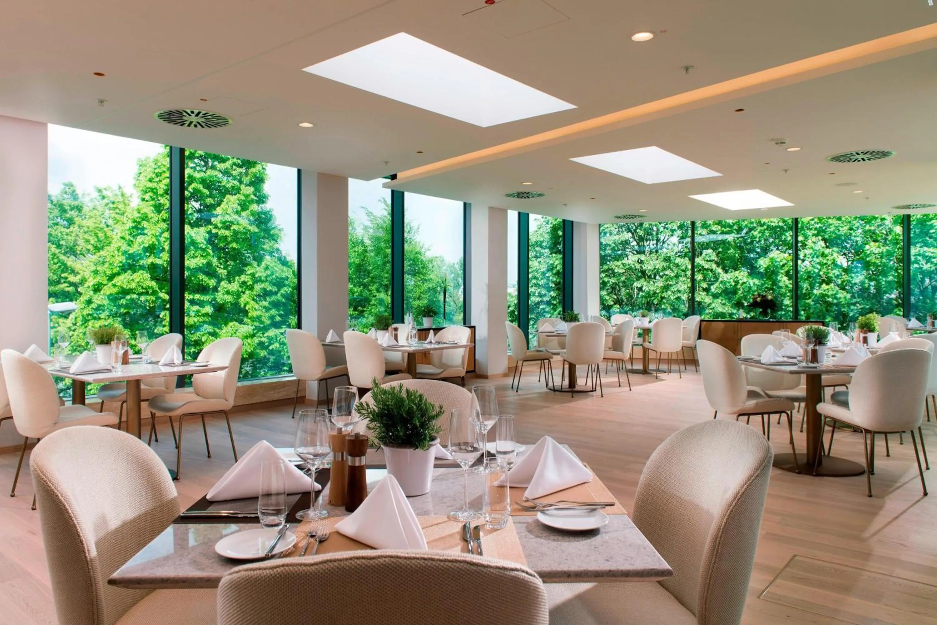 Restaurant/places to eat in Delta Hotels by Marriott Frankfurt Offenbach