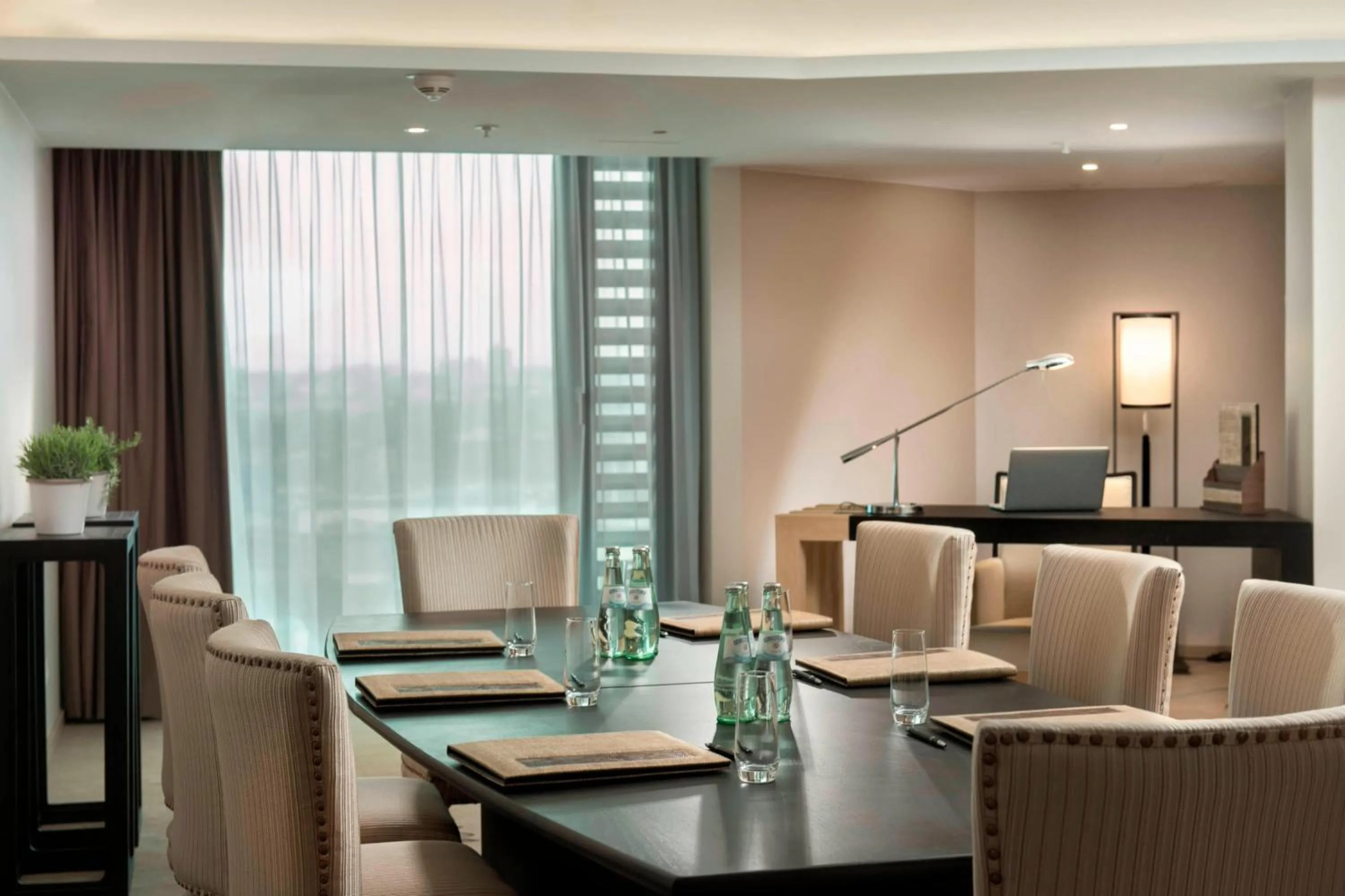 Photo of the whole room in Delta Hotels by Marriott Frankfurt Offenbach