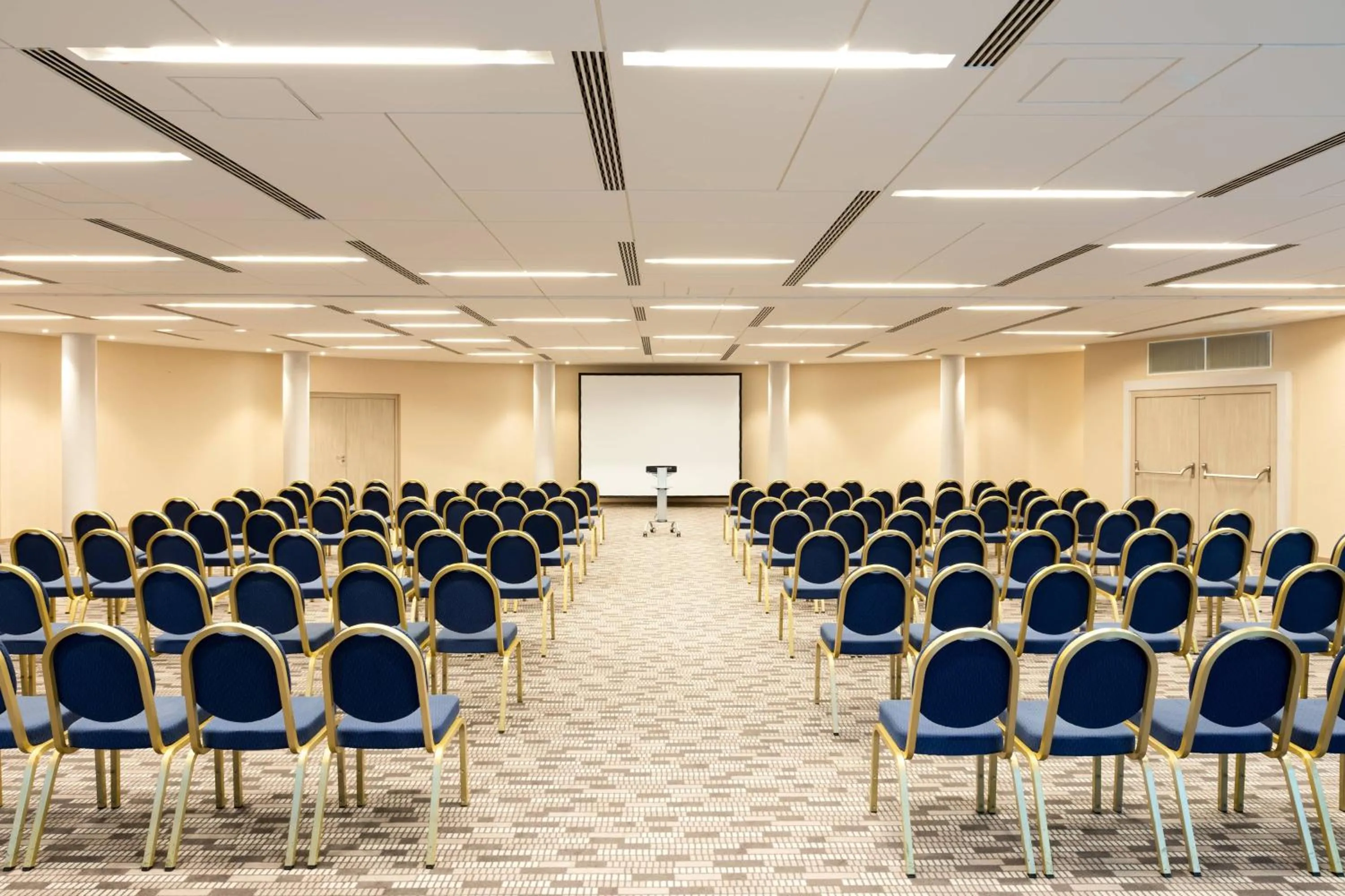 Meeting/conference room in Delta Hotels by Marriott Frankfurt Offenbach