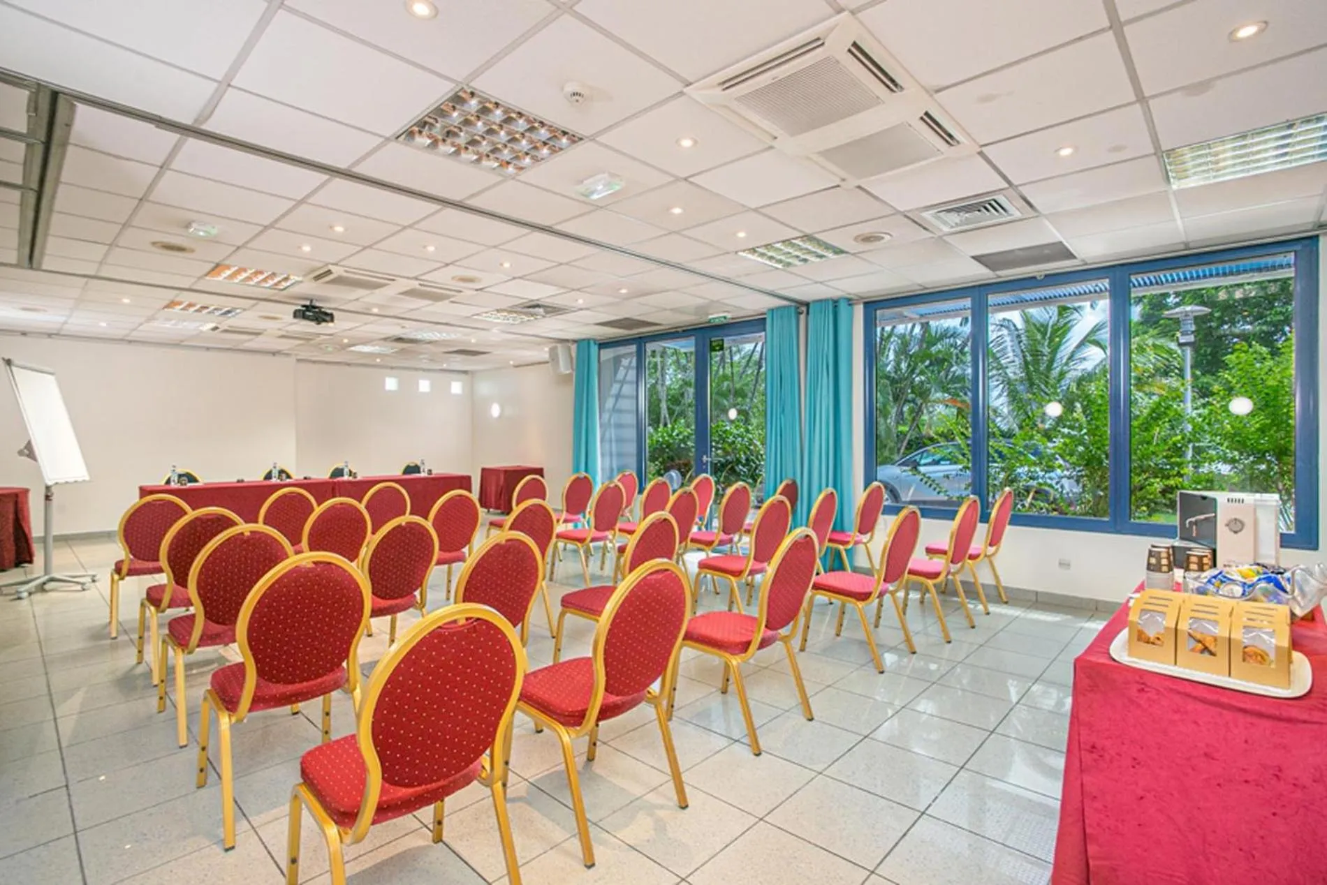 Meeting/conference room in Karibea La Valmenière Hôtel
