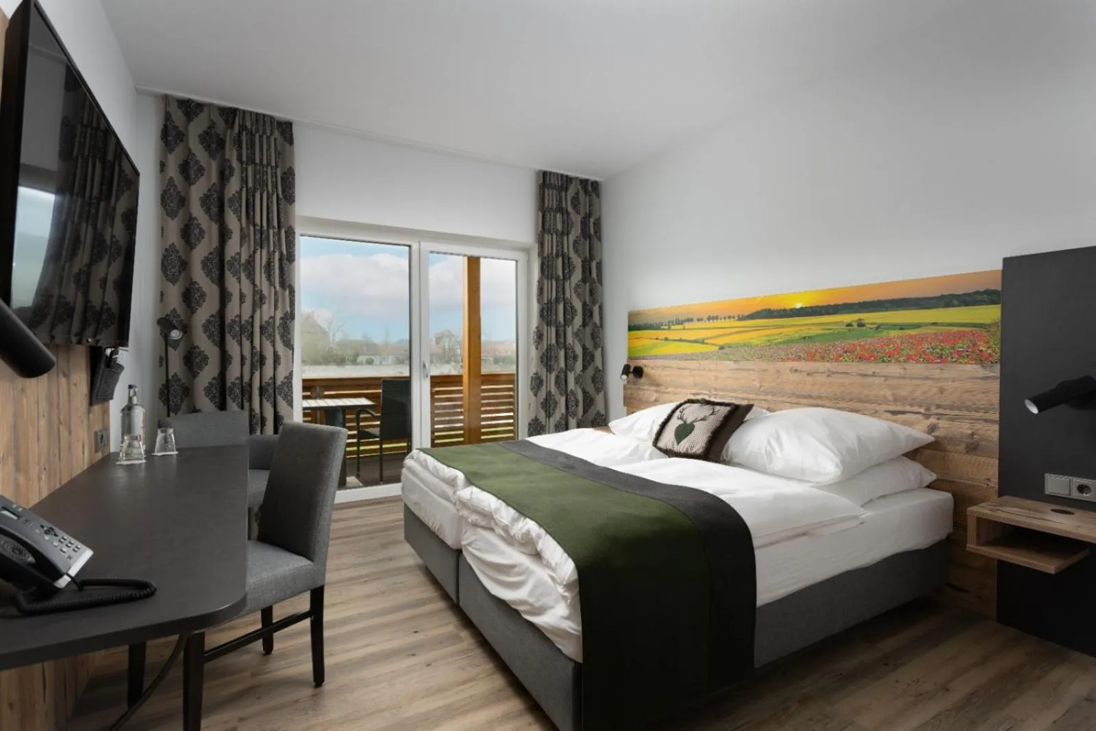 Photo of the whole room, Bed in Hotel Grohnder Fährhaus