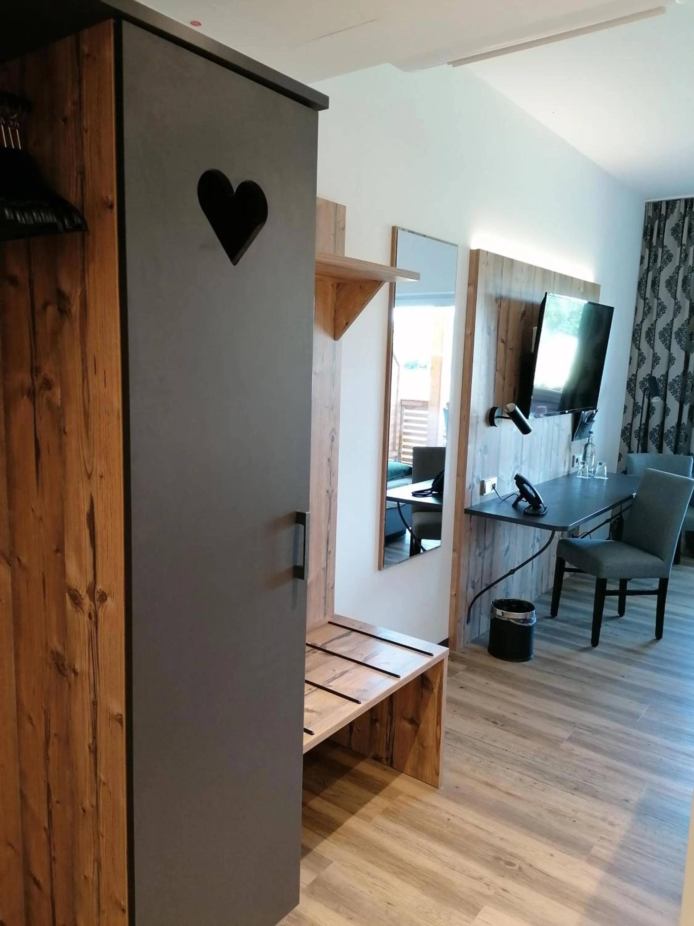 TV and multimedia, Bed in Hotel Grohnder Fährhaus