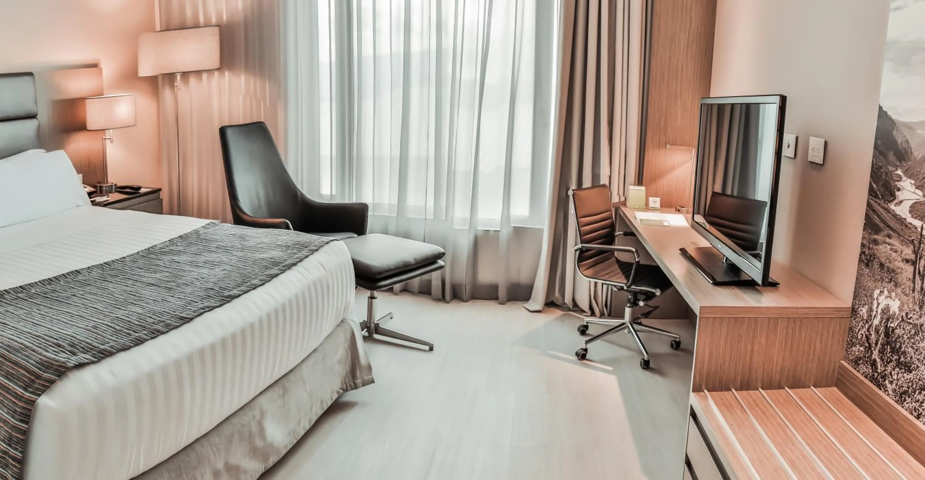 TV and multimedia, Bed in Holiday Inn Bucaramanga Cacique by IHG