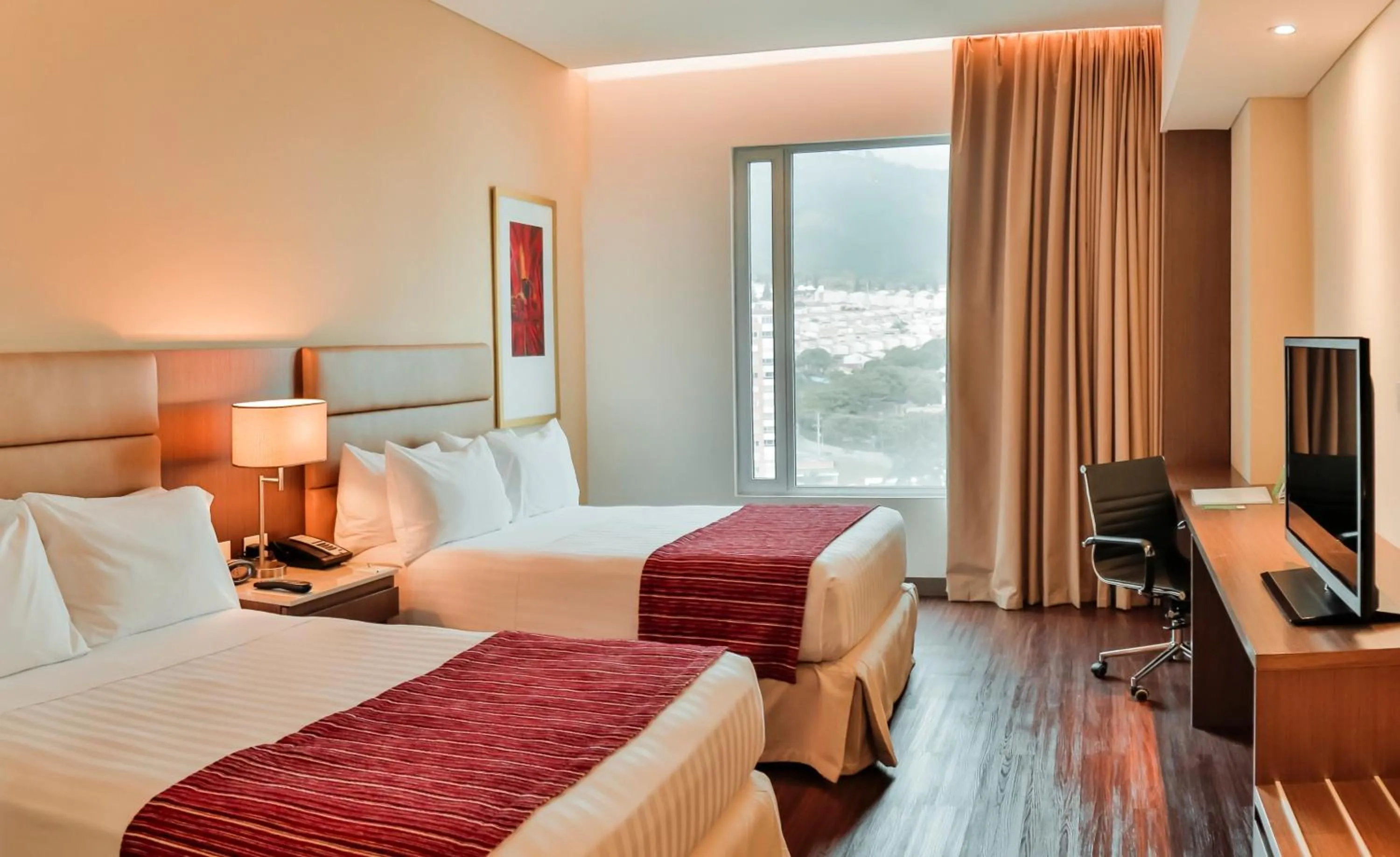 Photo of the whole room, Bed in Holiday Inn Bucaramanga Cacique by IHG