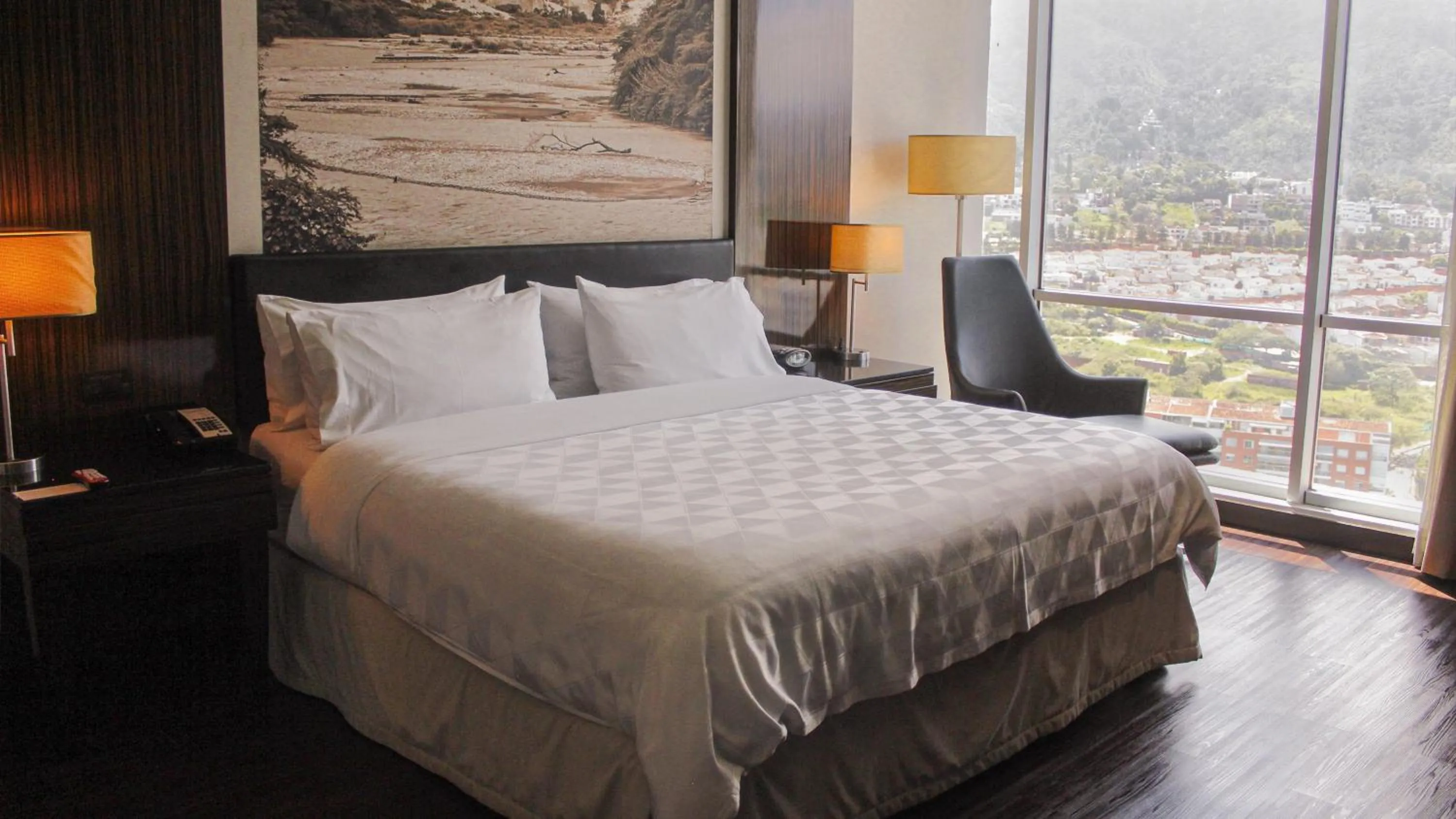 Photo of the whole room, Bed in Holiday Inn Bucaramanga Cacique by IHG