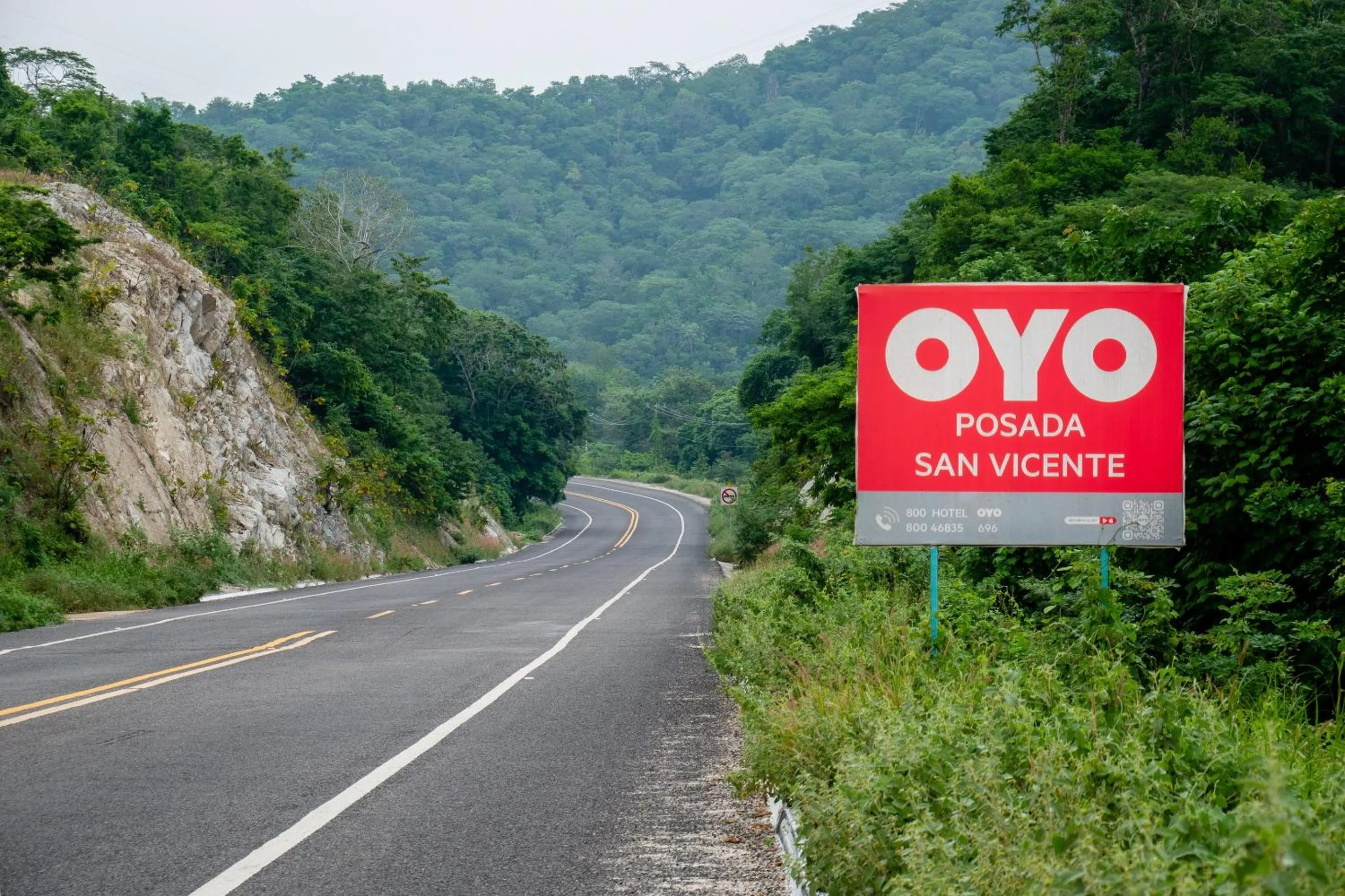 Facade/entrance in OYO Hotel Posada San Vicente, Huatulco