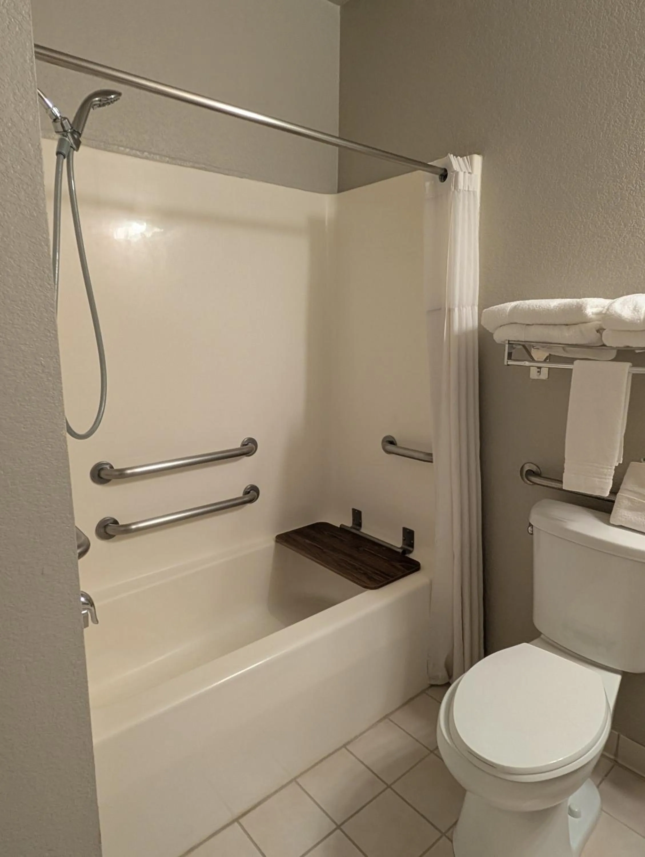 acessibility in Days Inn & Suites by Wyndham Castle Rock