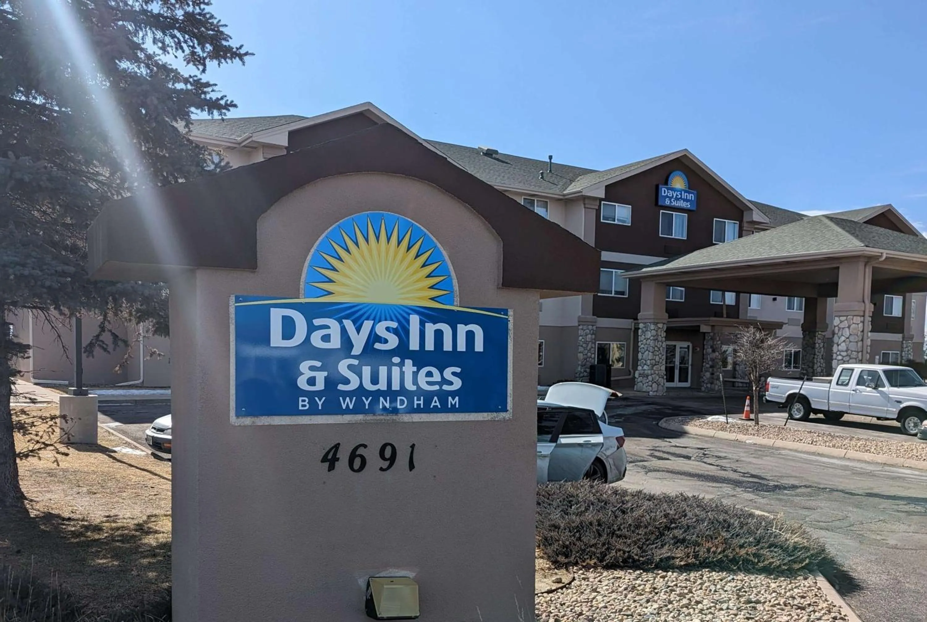 Property building in Days Inn & Suites by Wyndham Castle Rock