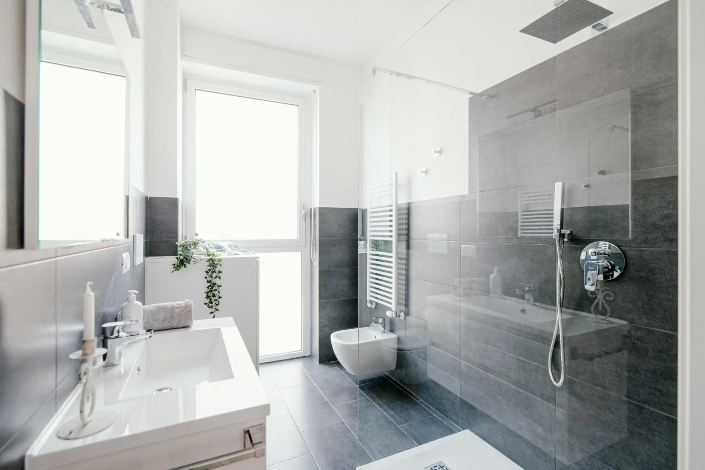 Bathroom in Mark's Gallery Apartment by MyHomeInComo