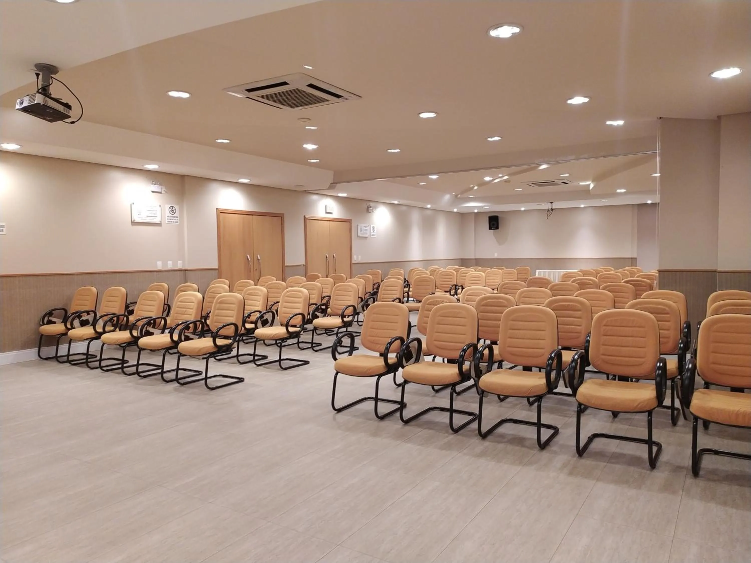 Meeting/conference room in Hotel Aliança Express