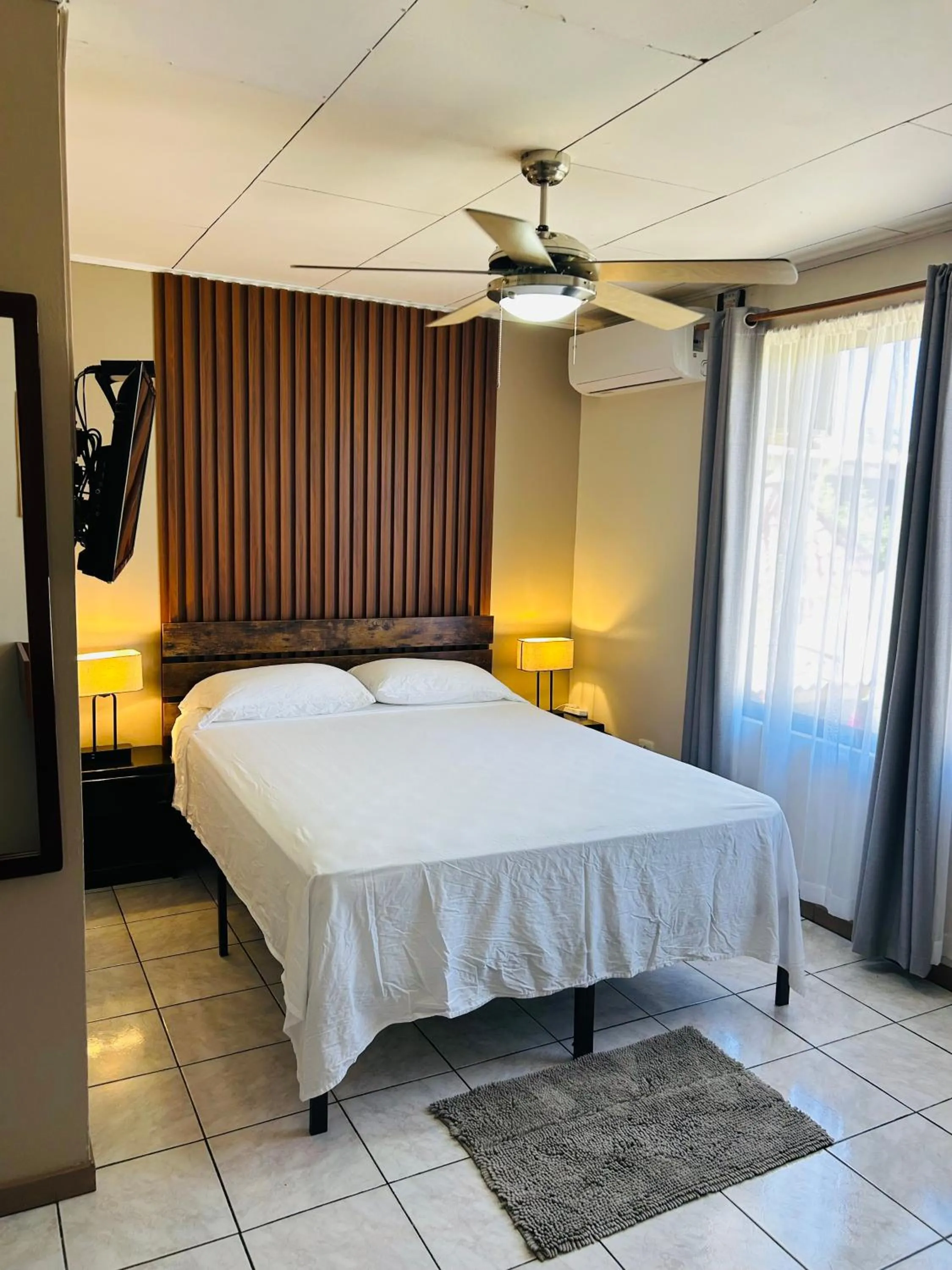 Bed in Hotel Laura's House