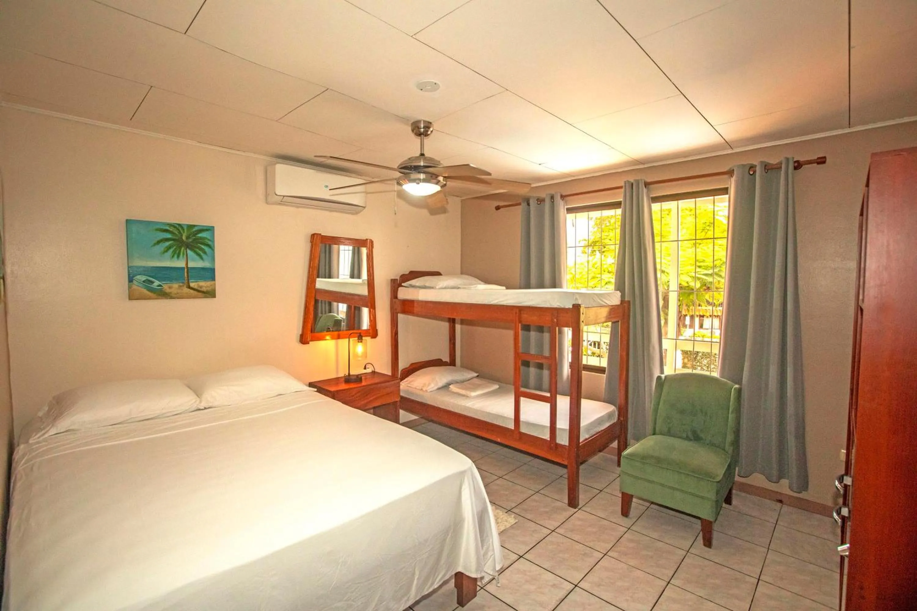 Photo of the whole room, Bed in Hotel Laura's House