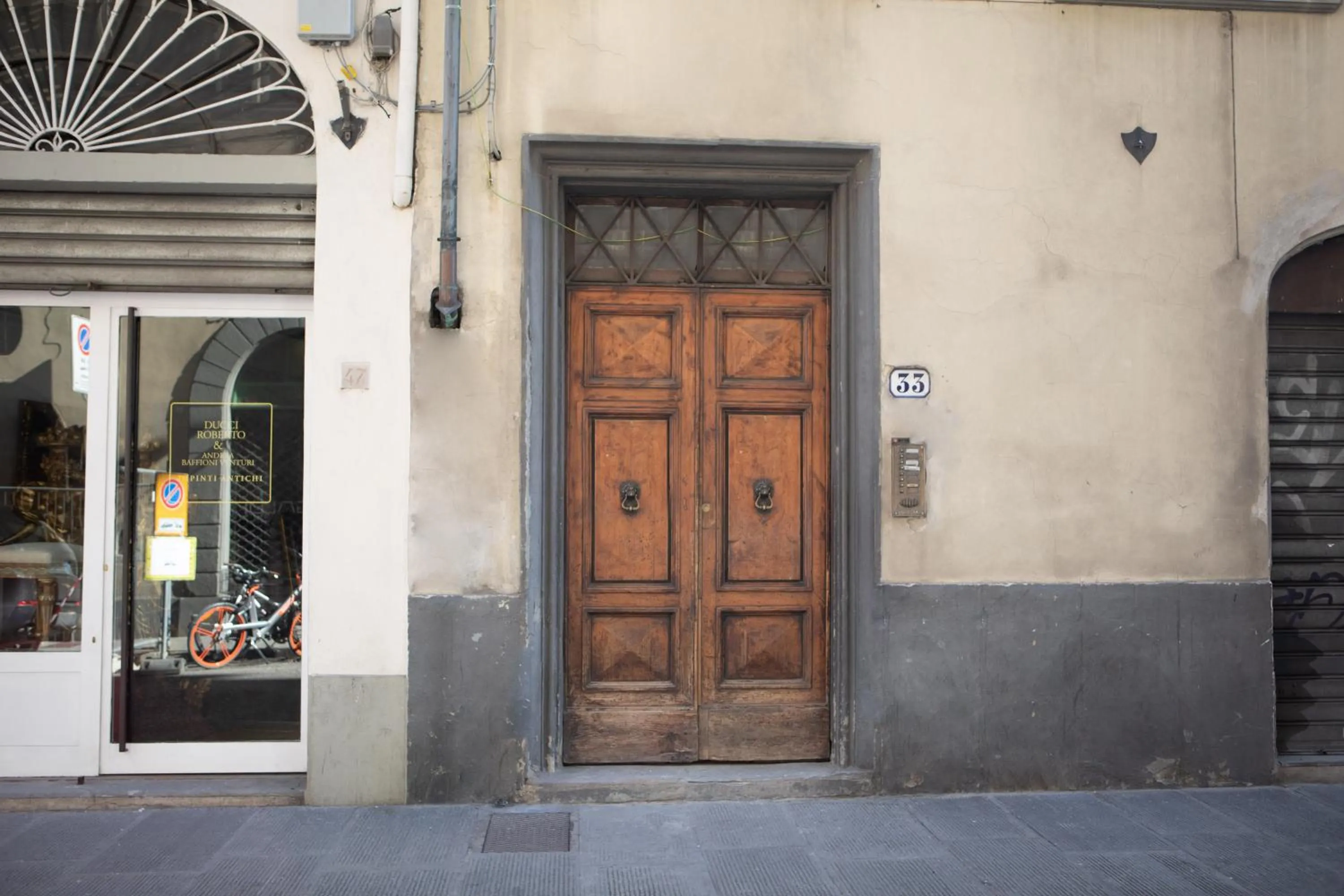 Facade/entrance in Casa Velluti Deluxe by Mmega
