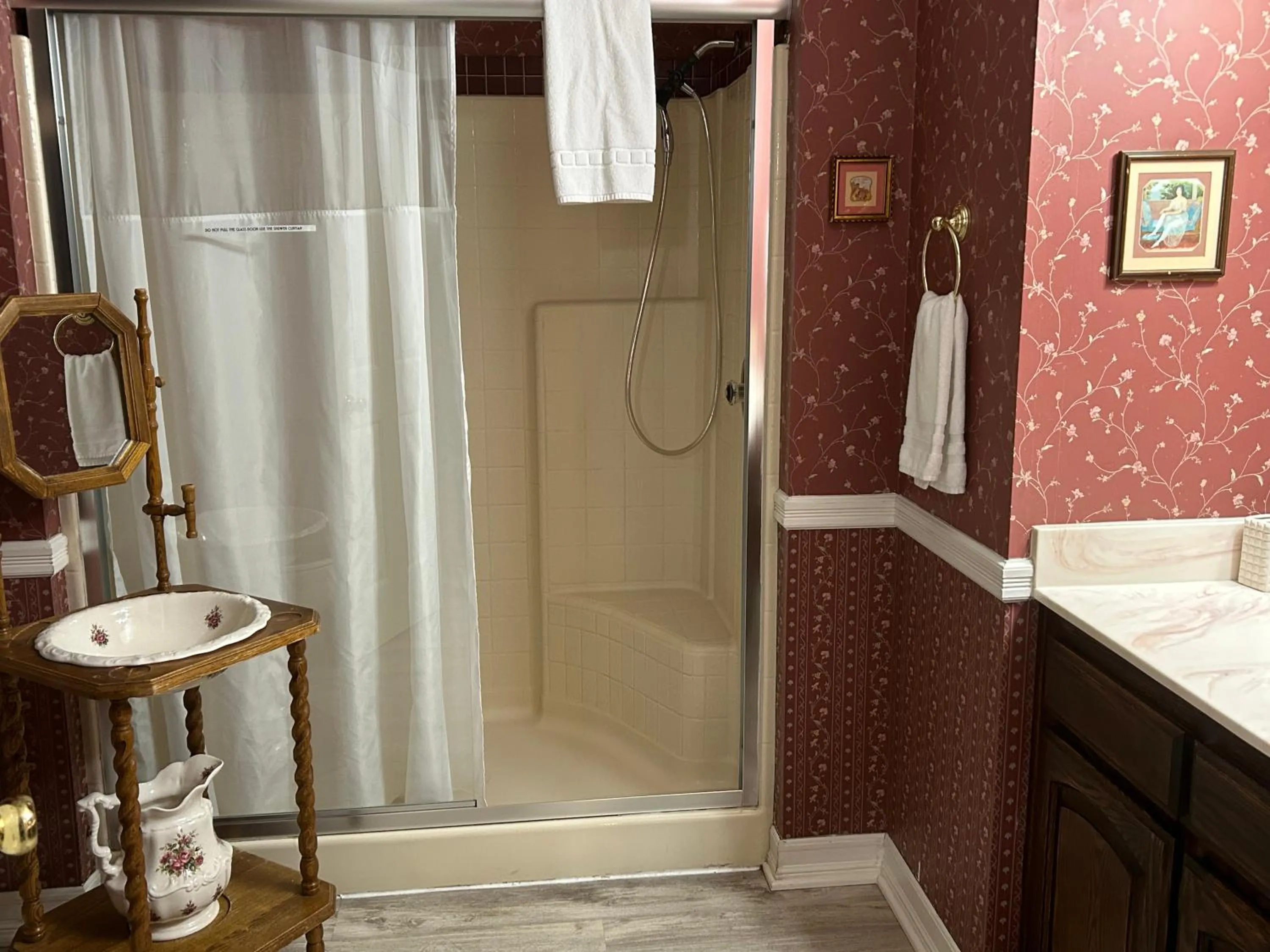 Shower in Arrowhead Lake Inn