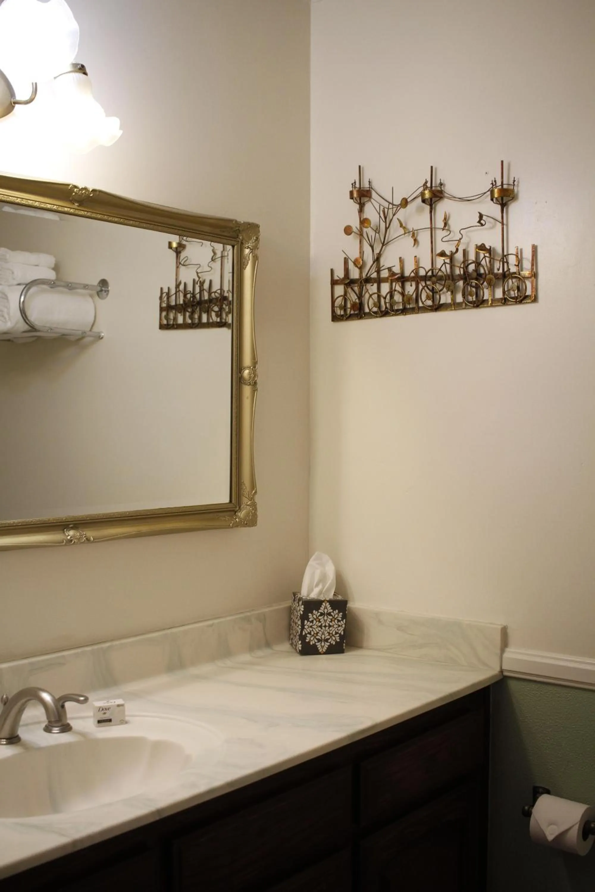 Bathroom in Arrowhead Lake Inn