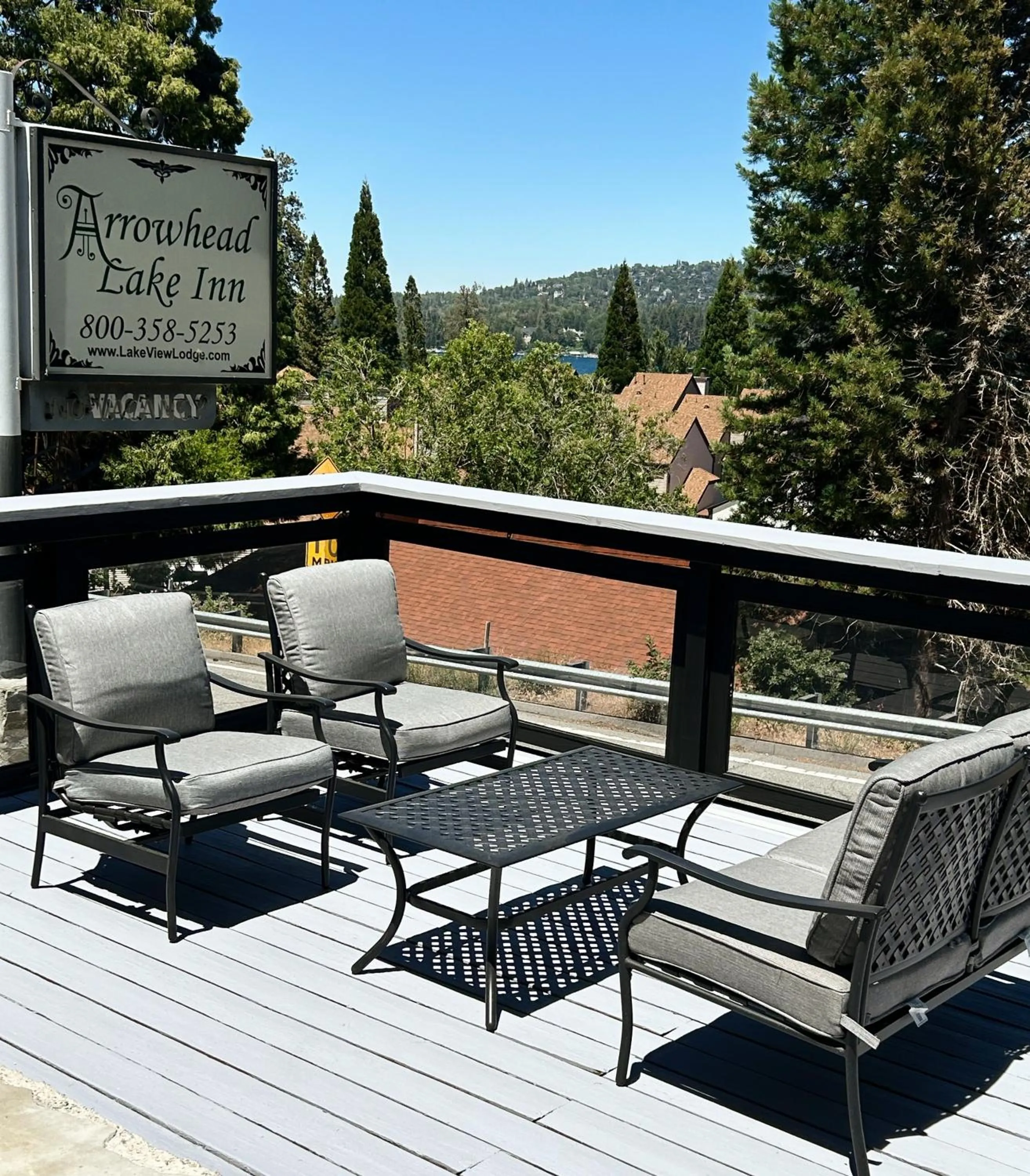 Property building in Arrowhead Lake Inn