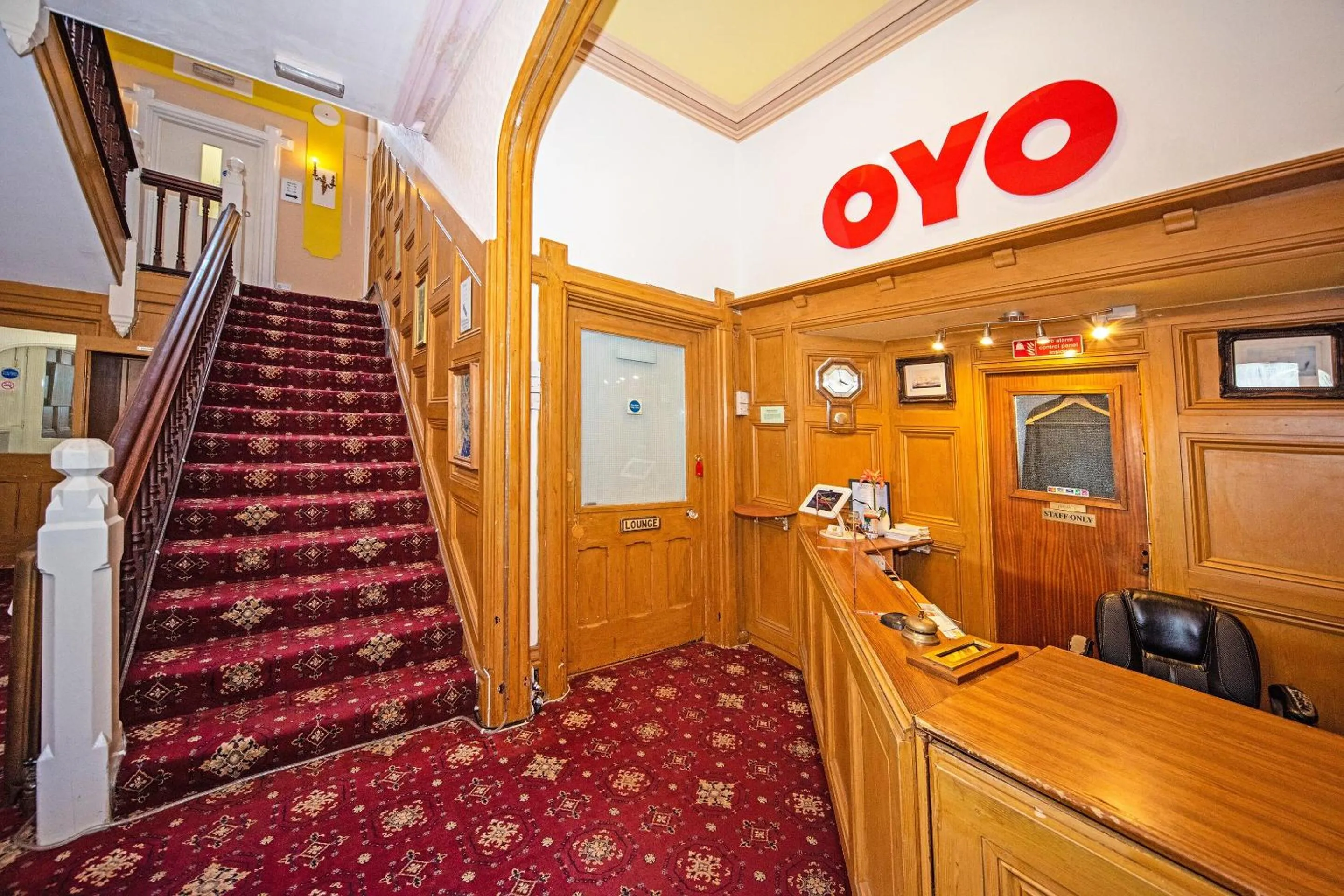 Lobby or reception in The Sherwood Palm Hotel, Torquay Beach