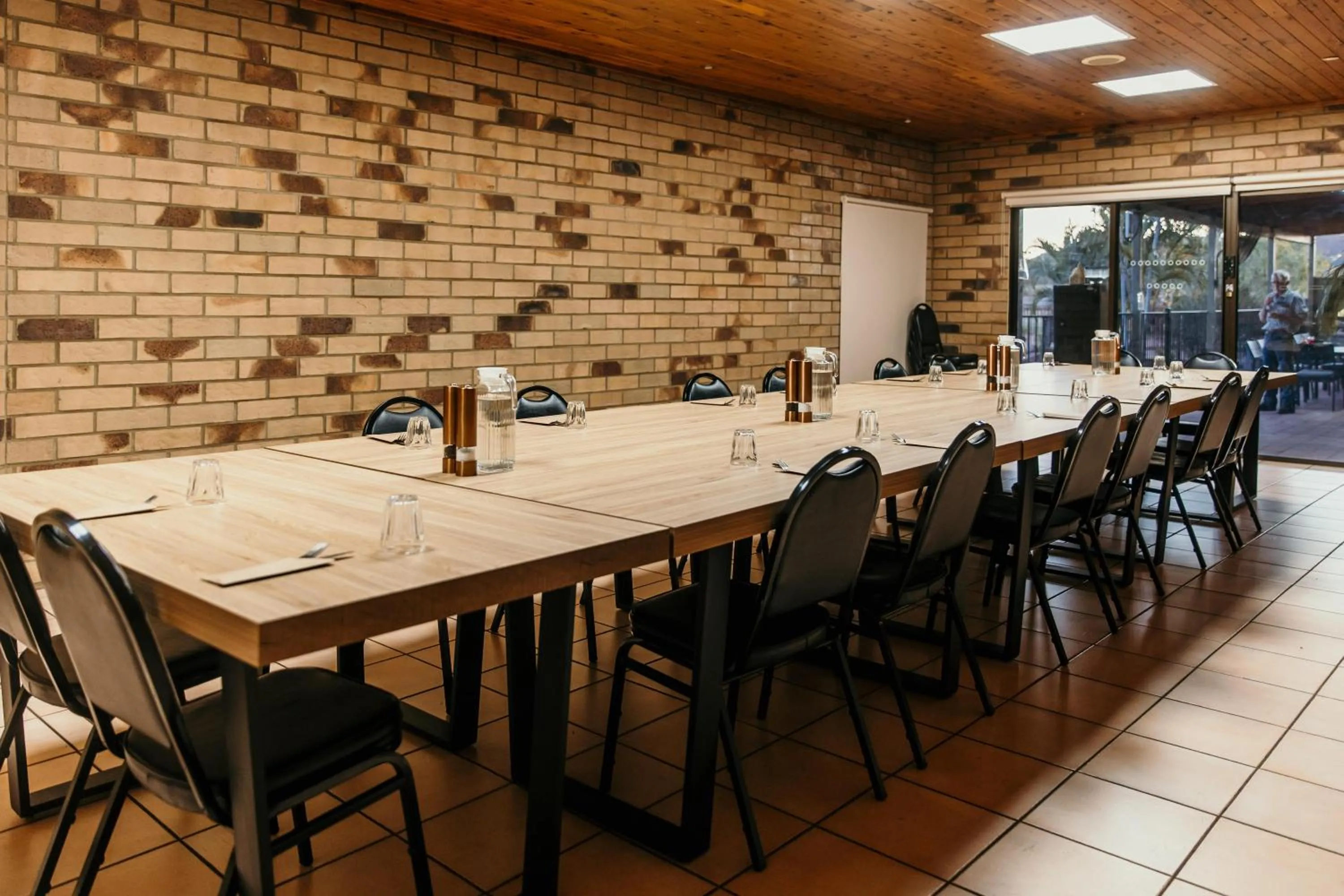 Business facilities in Abacus Motel