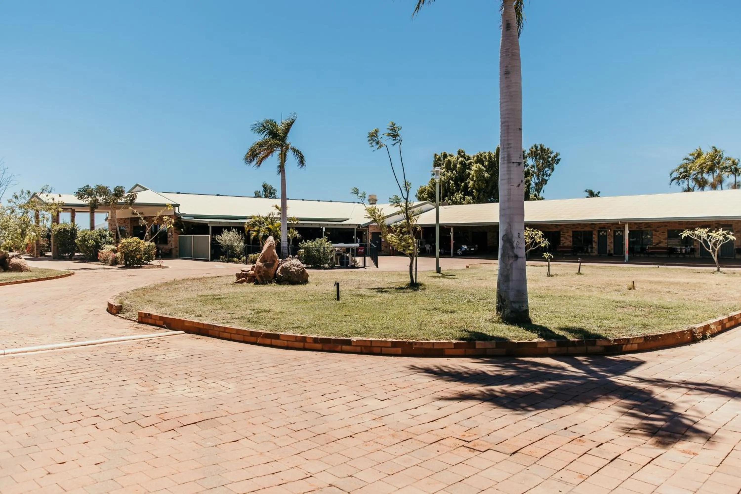 Property building in Abacus Motel