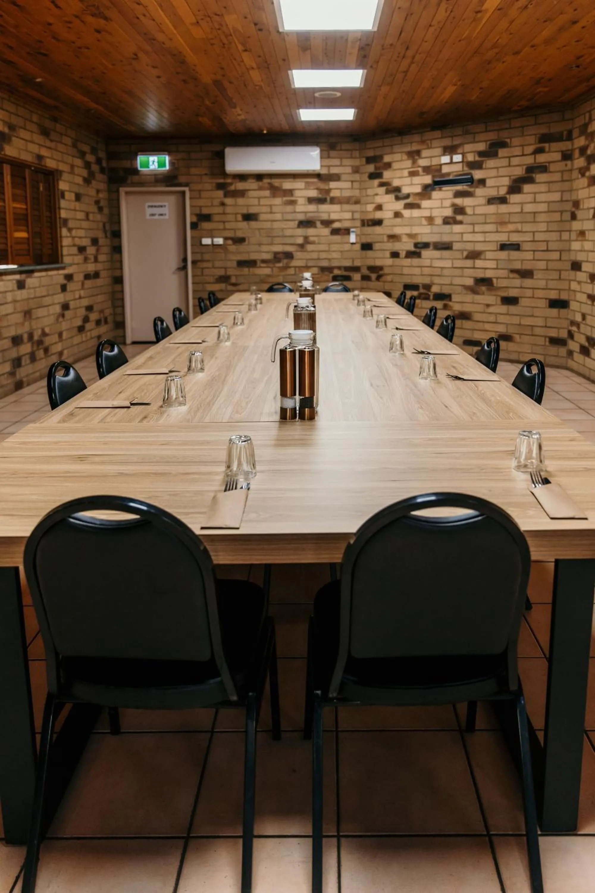 Business facilities in Abacus Motel