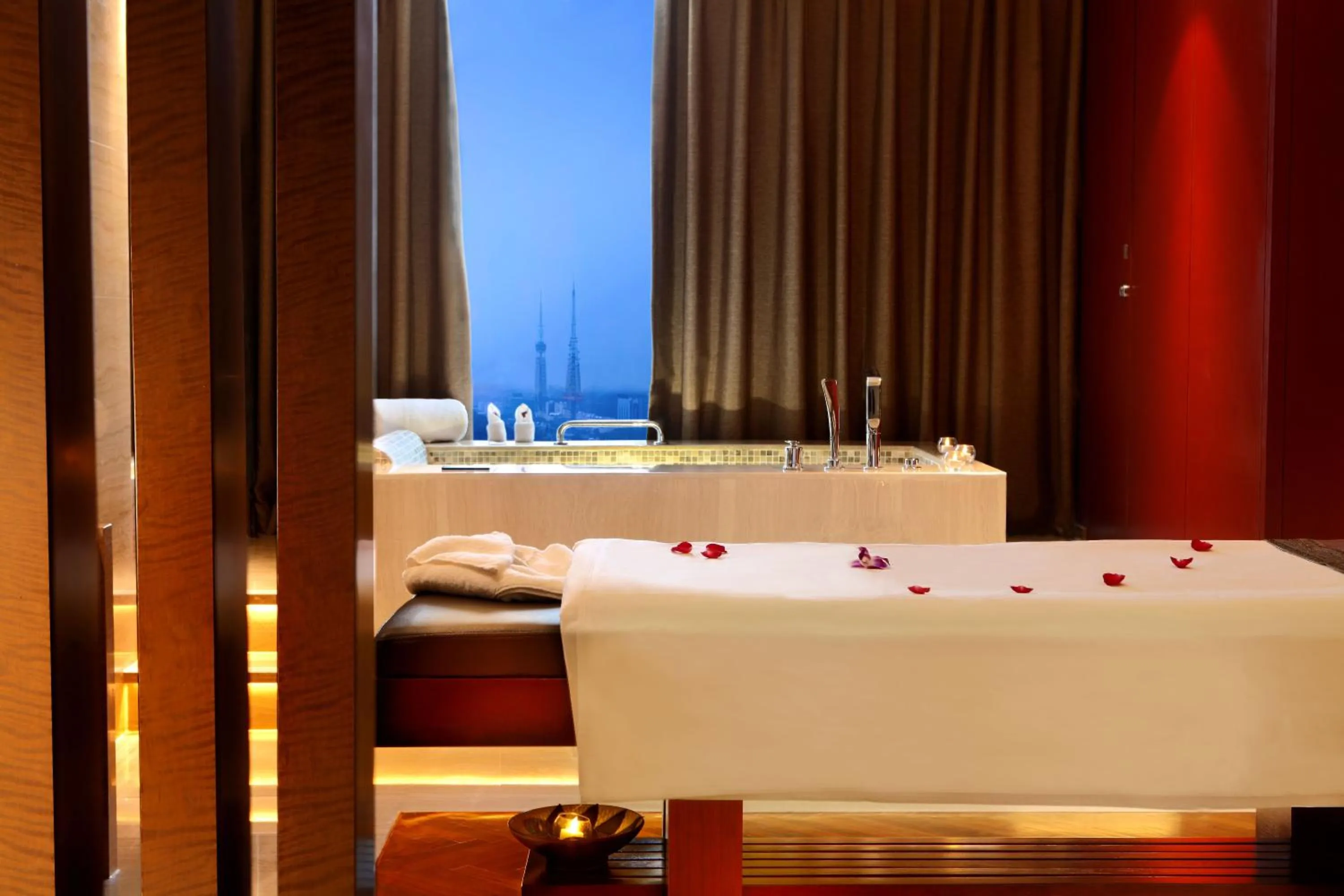 Spa and wellness centre/facilities in DoubleTree by Hilton Guangzhou - Near Beijing Road Pedestrian Street