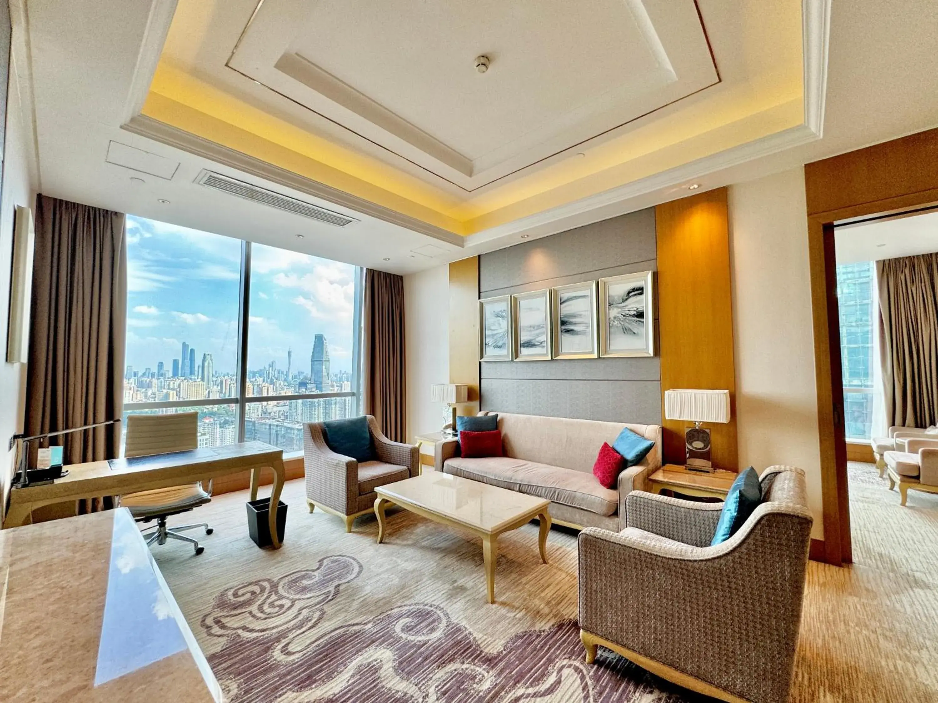 Executive King Suite with Lounge Access in DoubleTree by Hilton Guangzhou - Near Beijing Road Pedestrian Street Executive King Suite with Lounge Access in DoubleTree by Hilton Guangzhou - Near Beijing Road Pedestrian Street