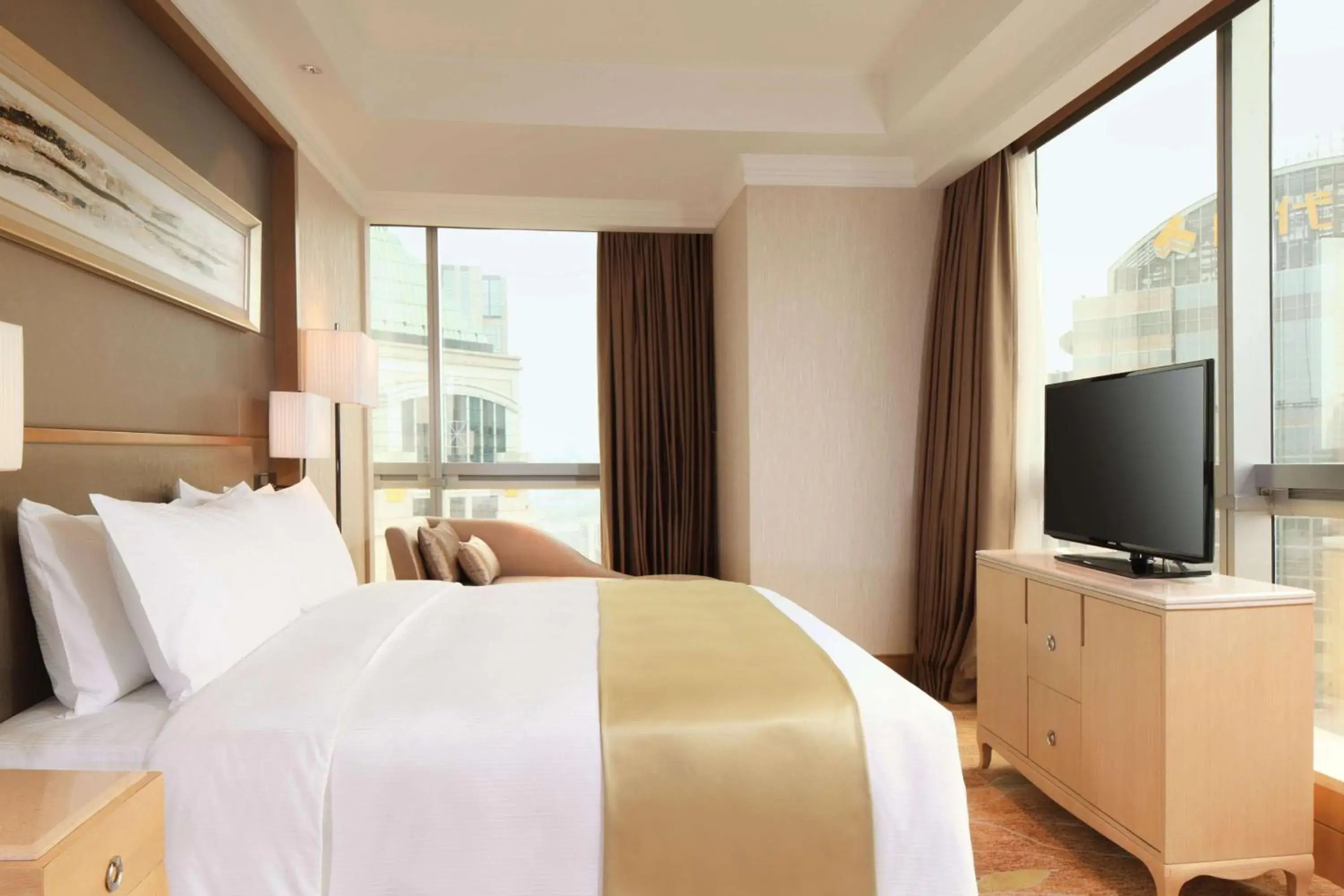 One-Bedroom King Suite - Lounge Access in DoubleTree by Hilton Guangzhou - Near Beijing Road Pedestrian Street One-Bedroom King Suite - Lounge Access in DoubleTree by Hilton Guangzhou - Near Beijing Road Pedestrian Street