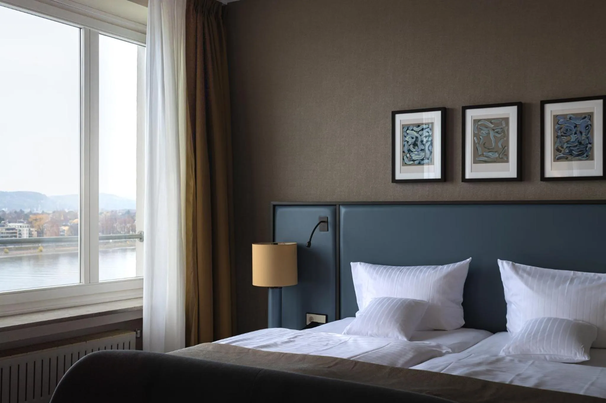 Bed in AMERON Bonn Hotel Königshof