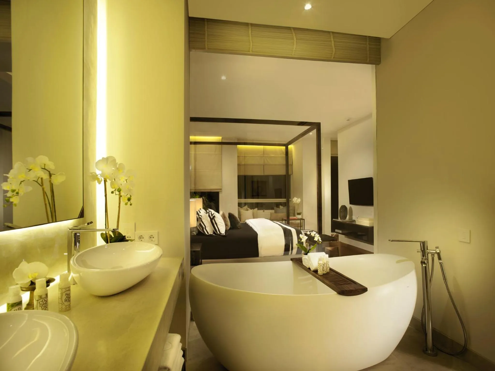 Bathroom in hu'u Villas