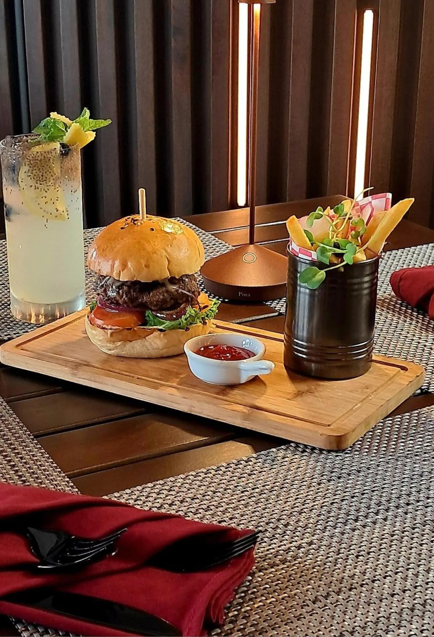 Restaurant/places to eat in Seiri del Mar