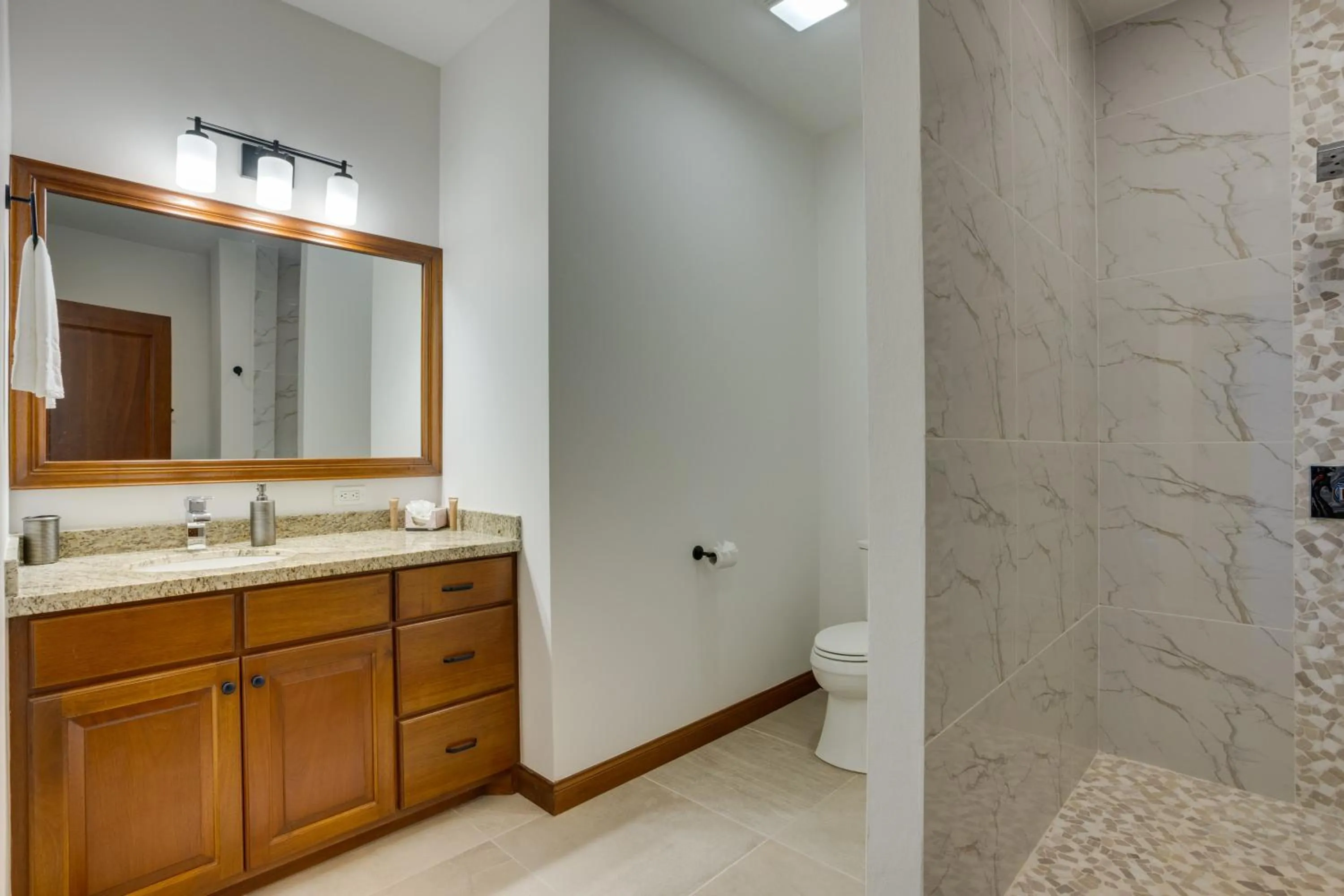 Shower in Seiri del Mar