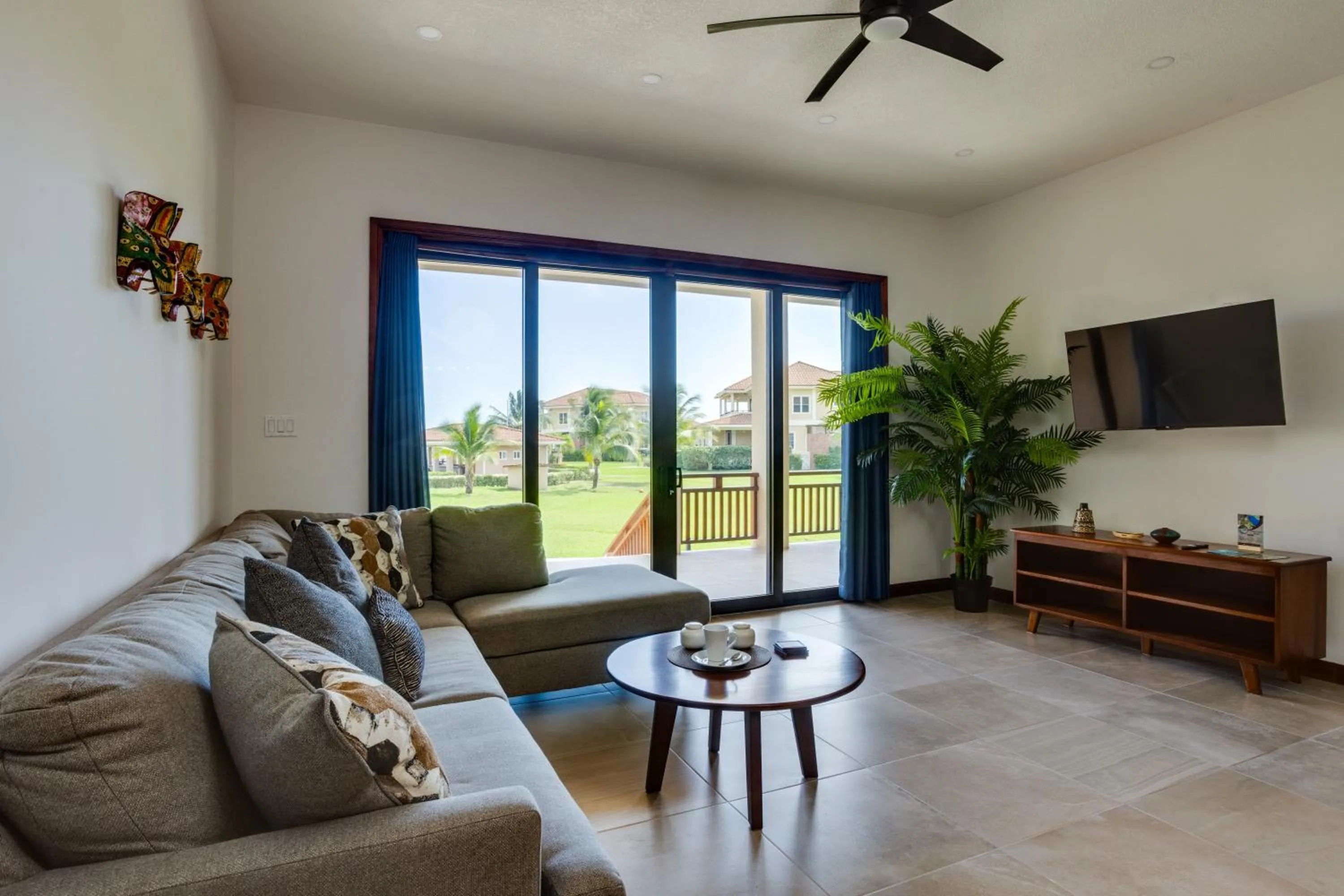 Communal lounge/ TV room in Seiri del Mar