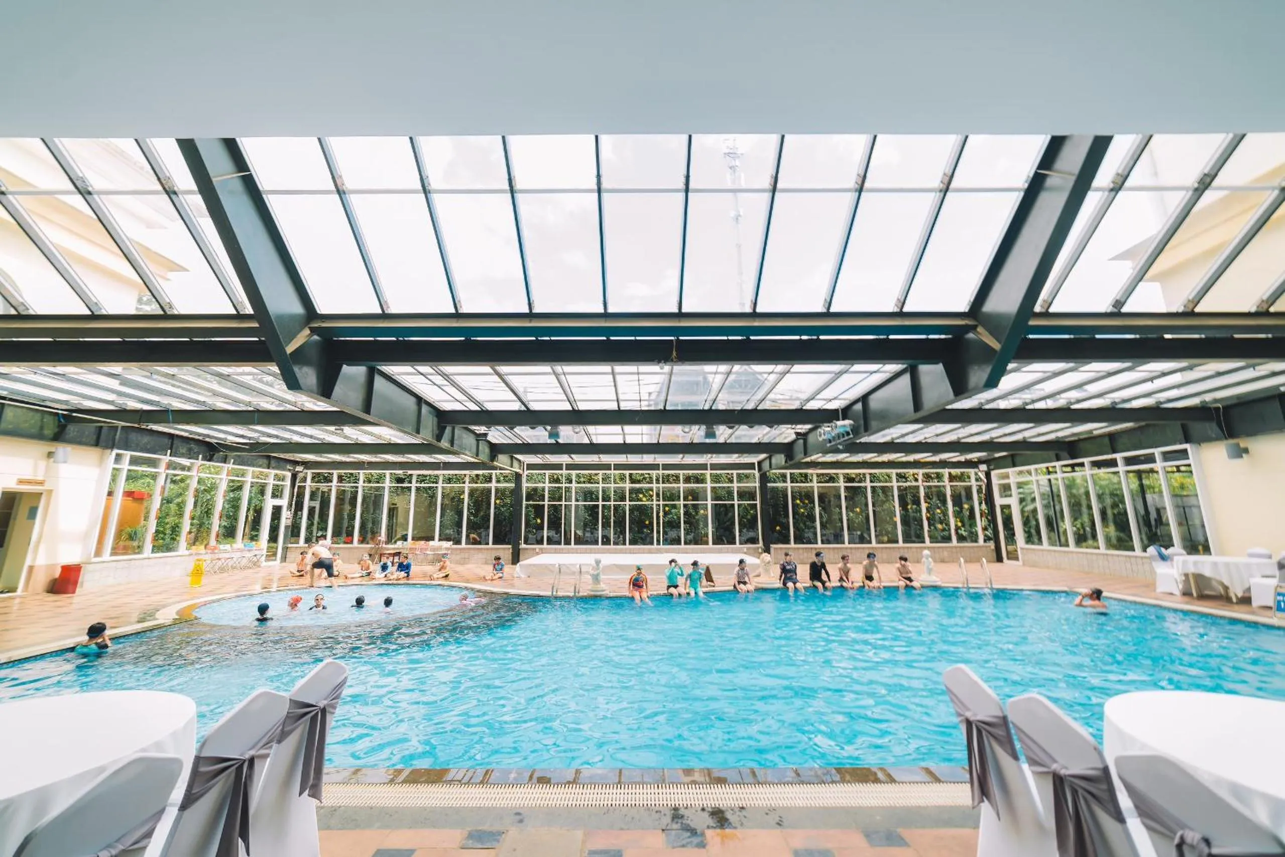 Swimming pool in Saigon Dalat Hotel