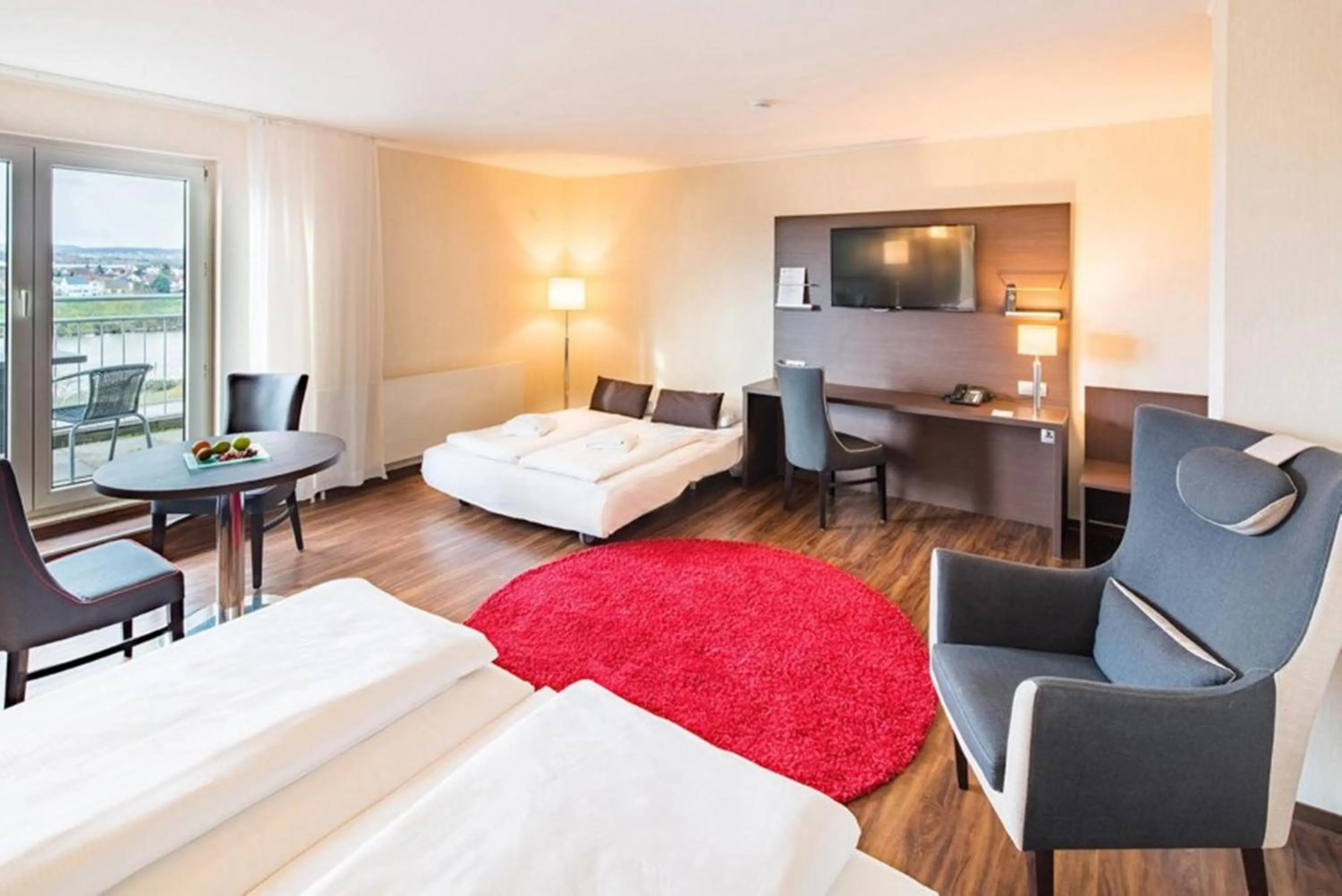 Photo of the whole room, Bed in Airways Hotels Frankfurt Airport West